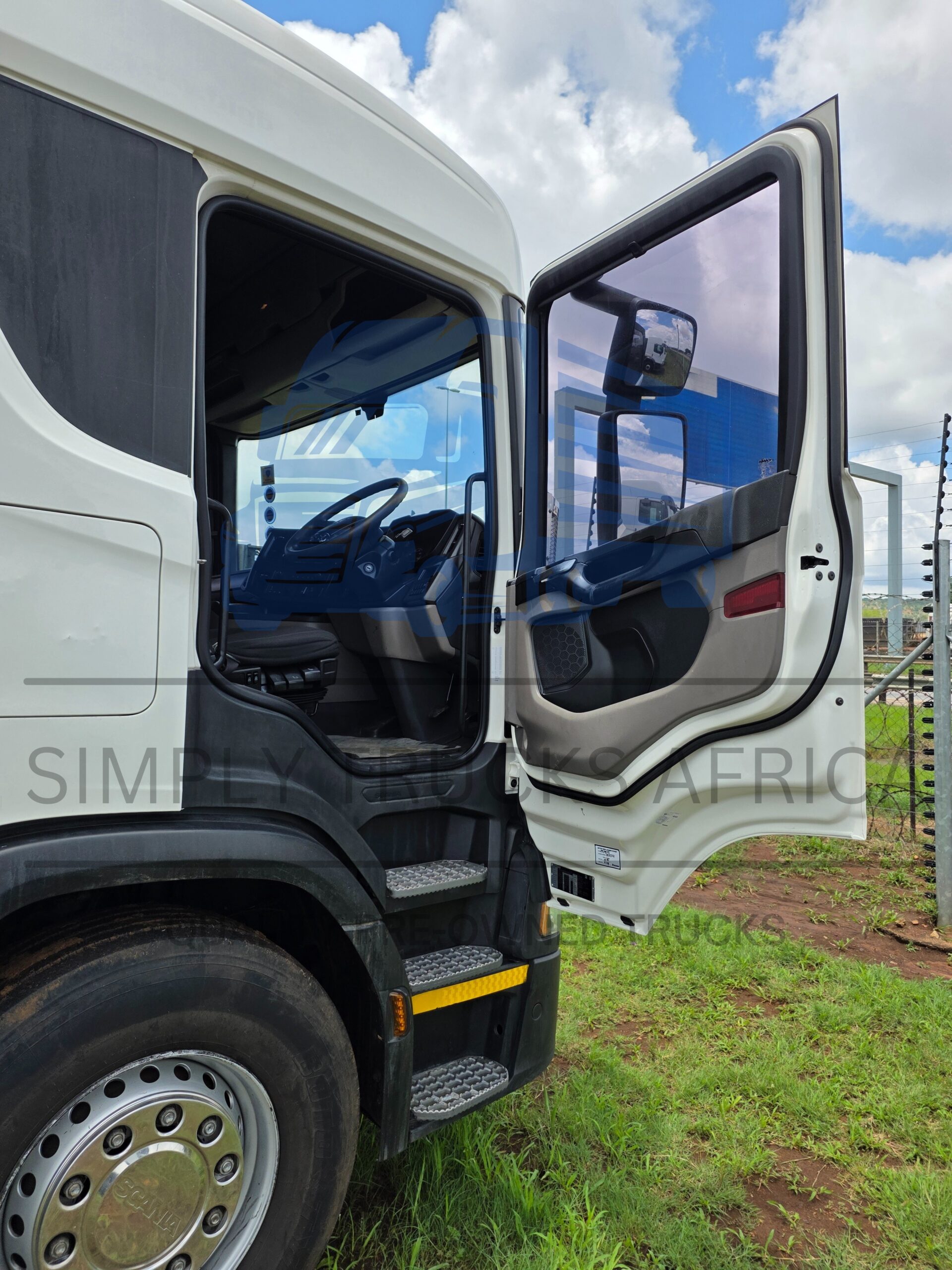 2021 Scania G460 6x4 Truck Tractor - Door View