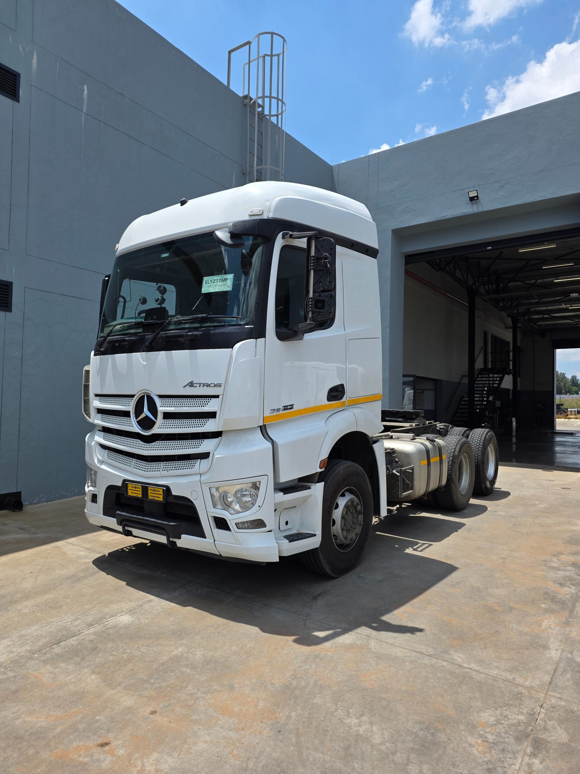 2021 Mercedes-Benz Actros 2652 Pure 6x4 Truck Tractor - Front view