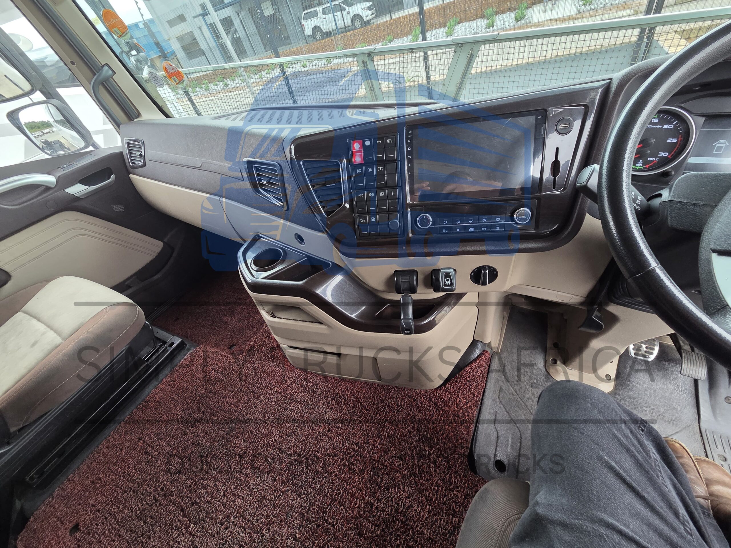 2023 FAW JH6 33.500 FT 6x4 Truck Tractor - Interior