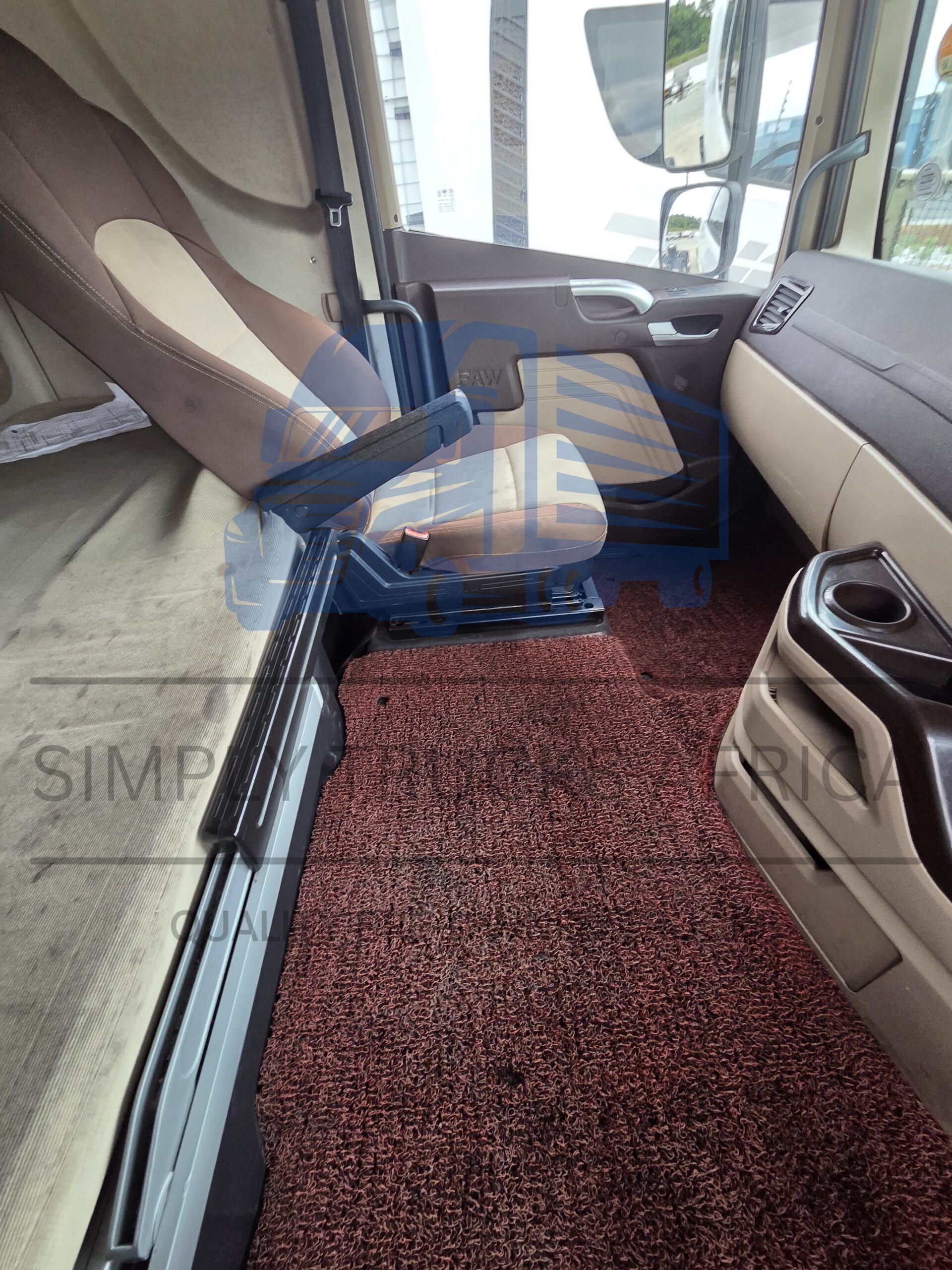 2023 FAW JH6 33.500 FT 6x4 Truck Tractor - Interior