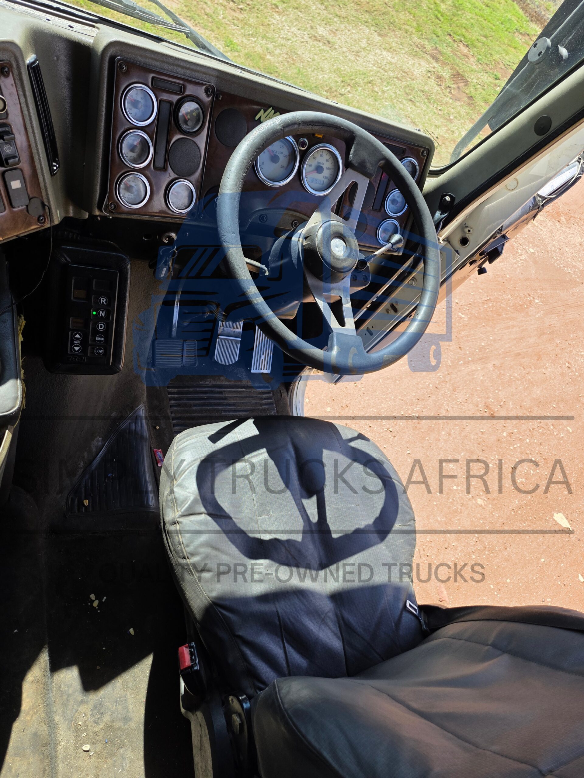2012 International Eagle 9800i 6x4 Truck Tractor - interior
