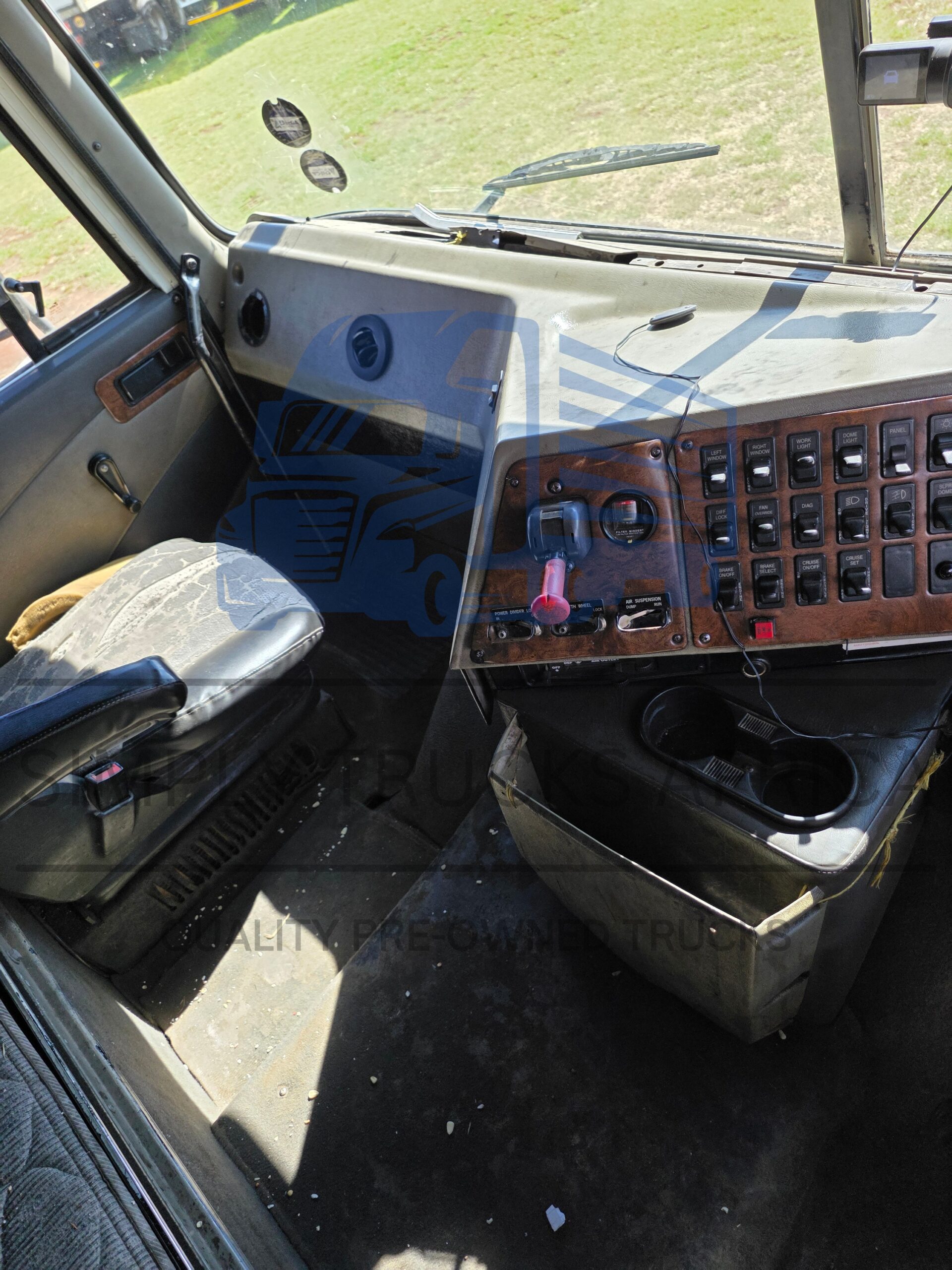 2012 International Eagle 9800i 6x4 Truck Tractor - interior