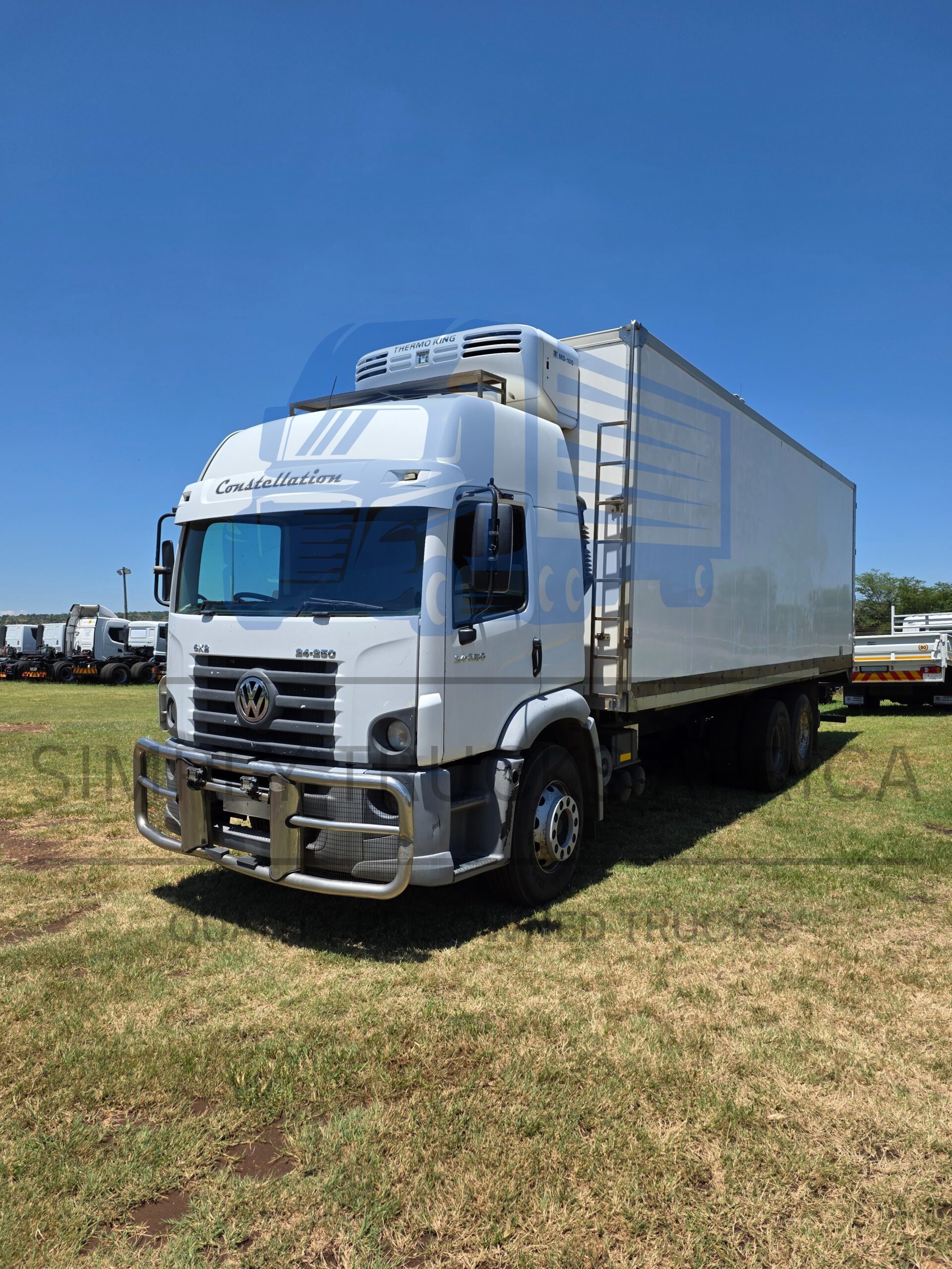 2012 VW Constellation 24-250 (6x2) Refrigerated Body - Front view
