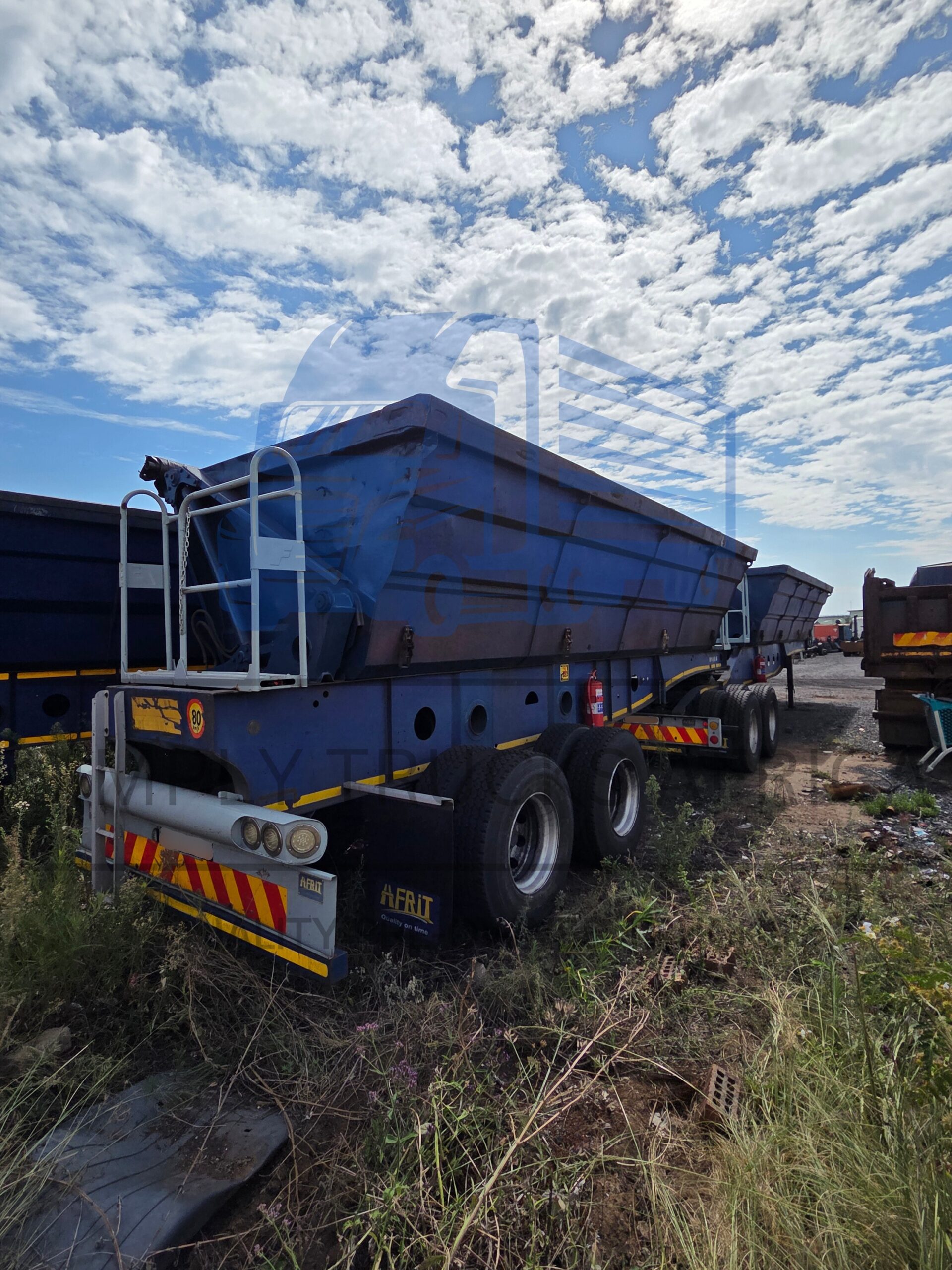 2013 Afrit 40 cube side tipper trailer
