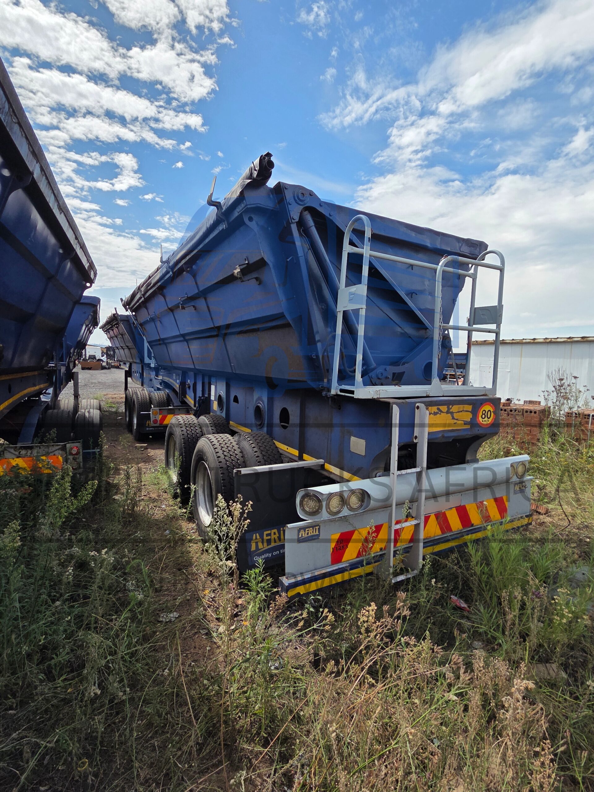 2013 Afrit 40 cube side tipper trailer