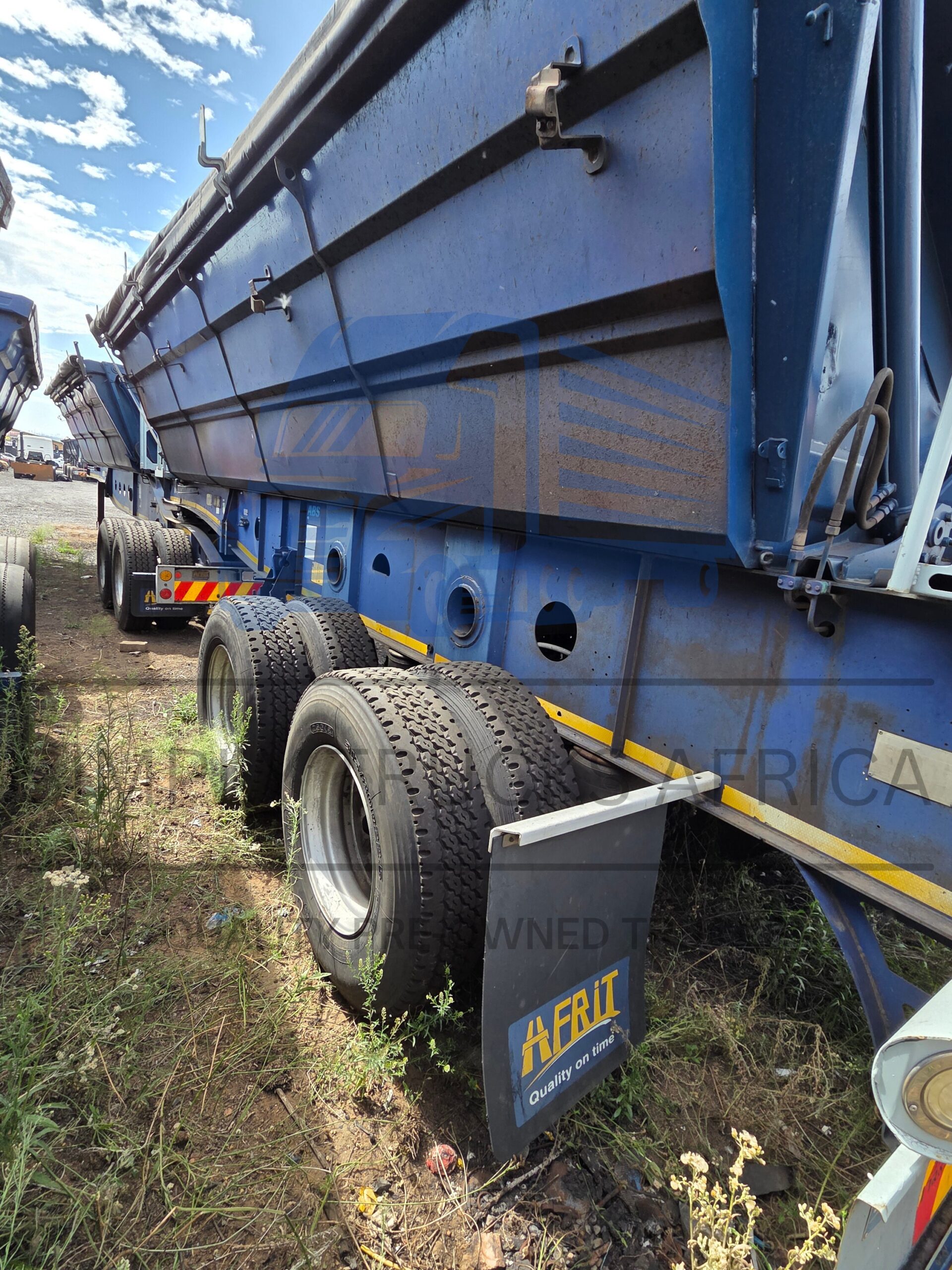 2013 Afrit 40 cube side tipper trailer