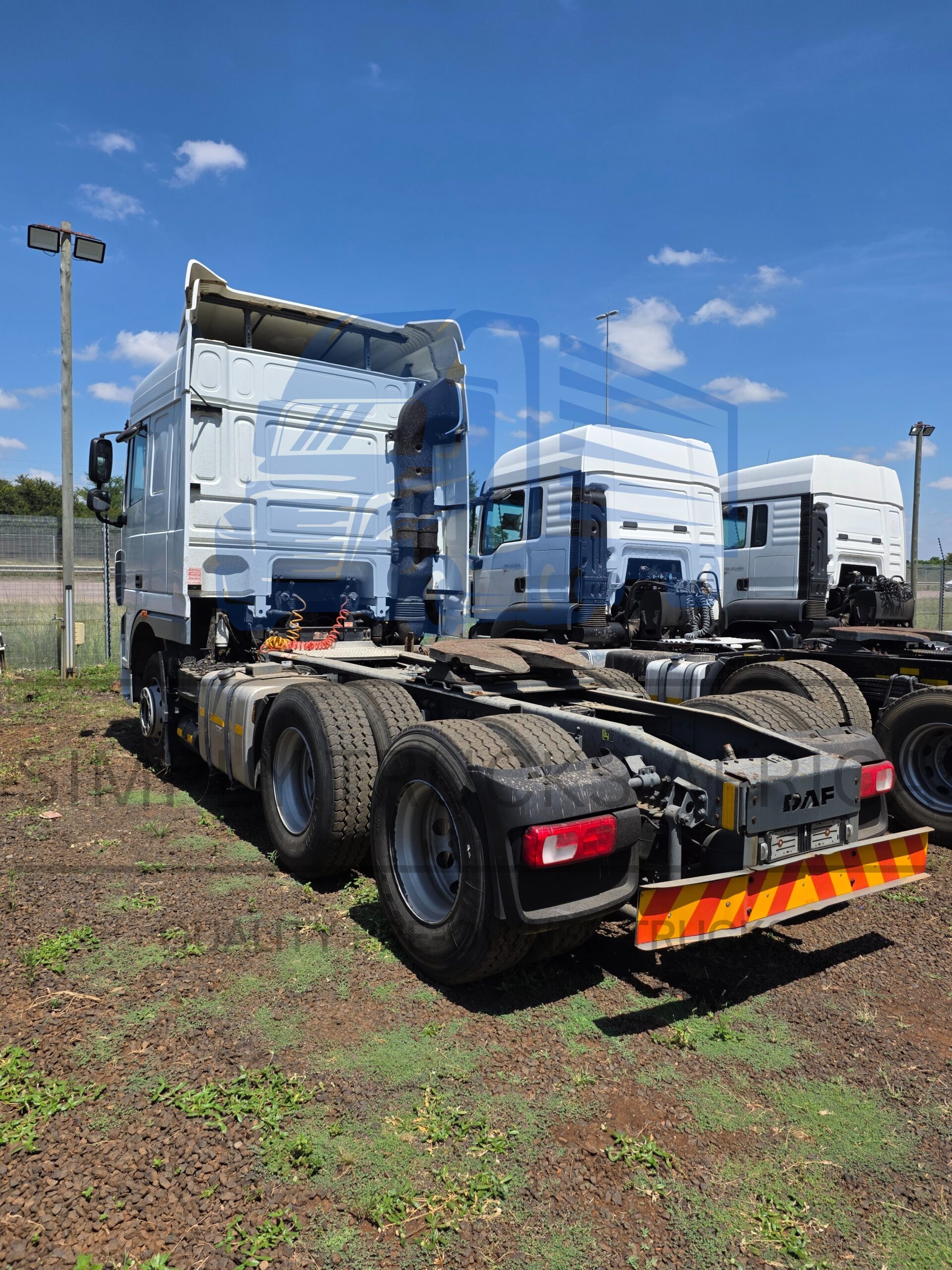 2018 DAF XF 105.460 Truck Tractor - Rear view