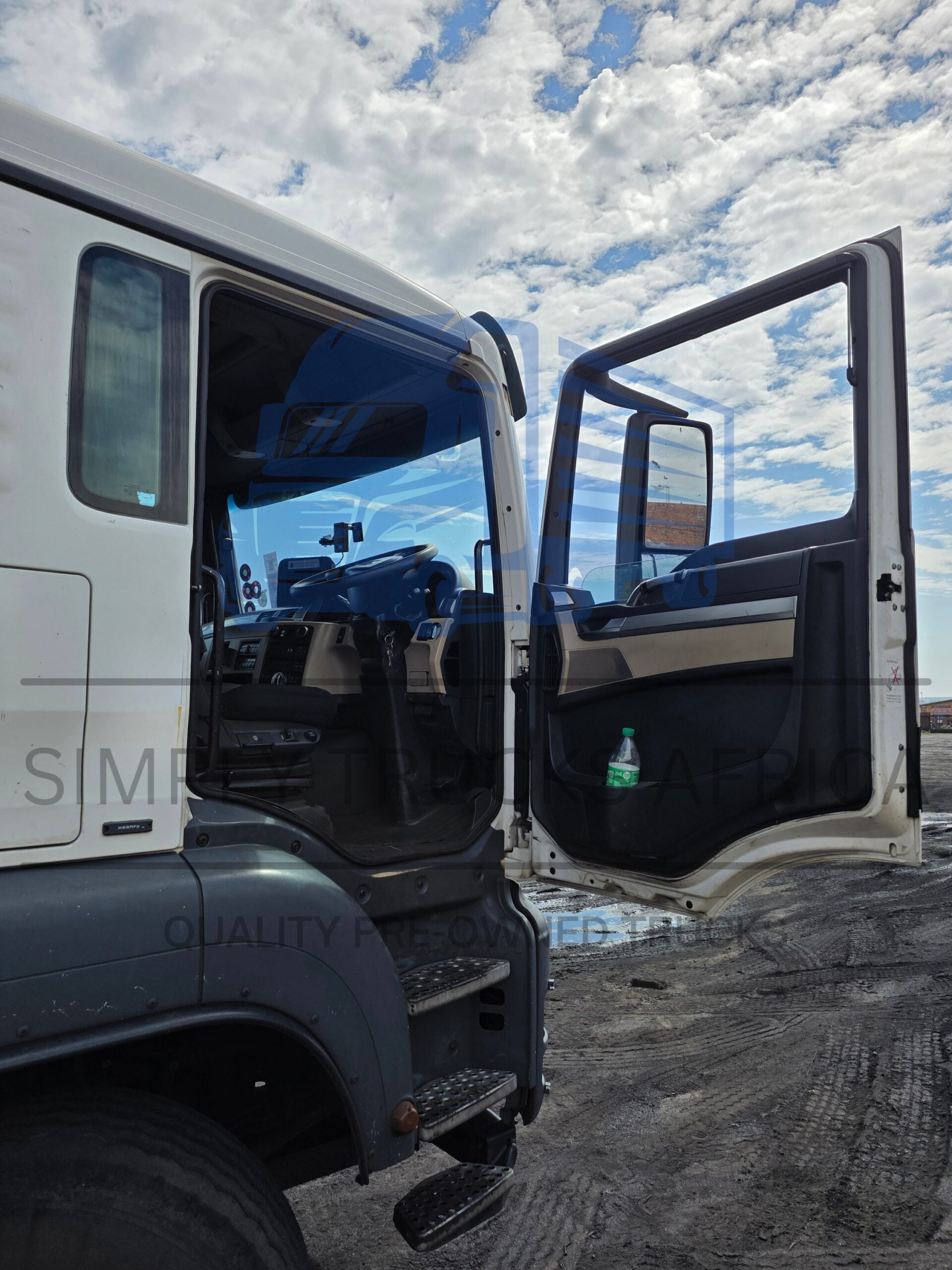 2018 MAN TGS 27.440 6x4 Truck Tractor - door