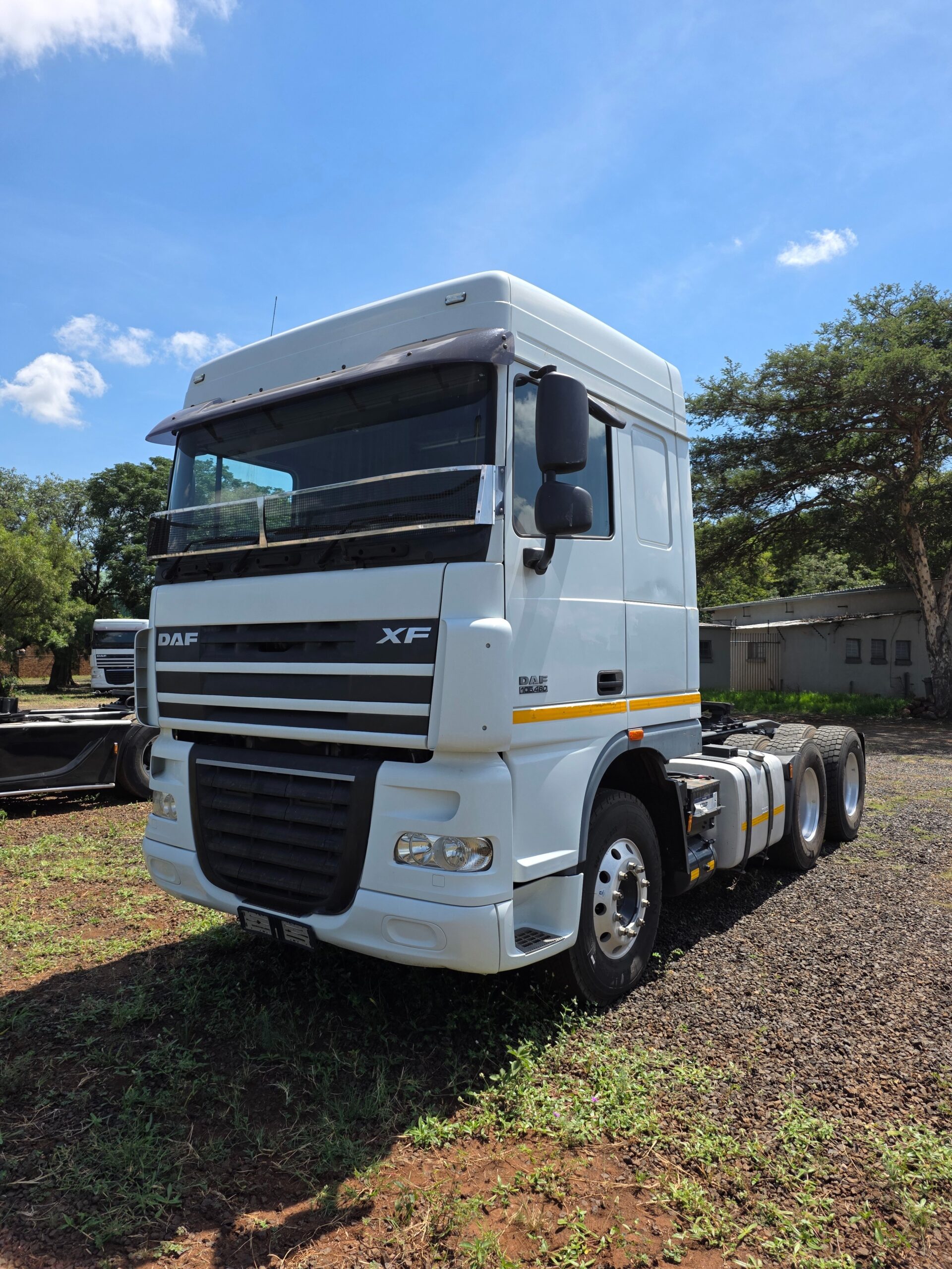 2019-DAF XF 105.460 6x4 Truck Tractor - Front view
