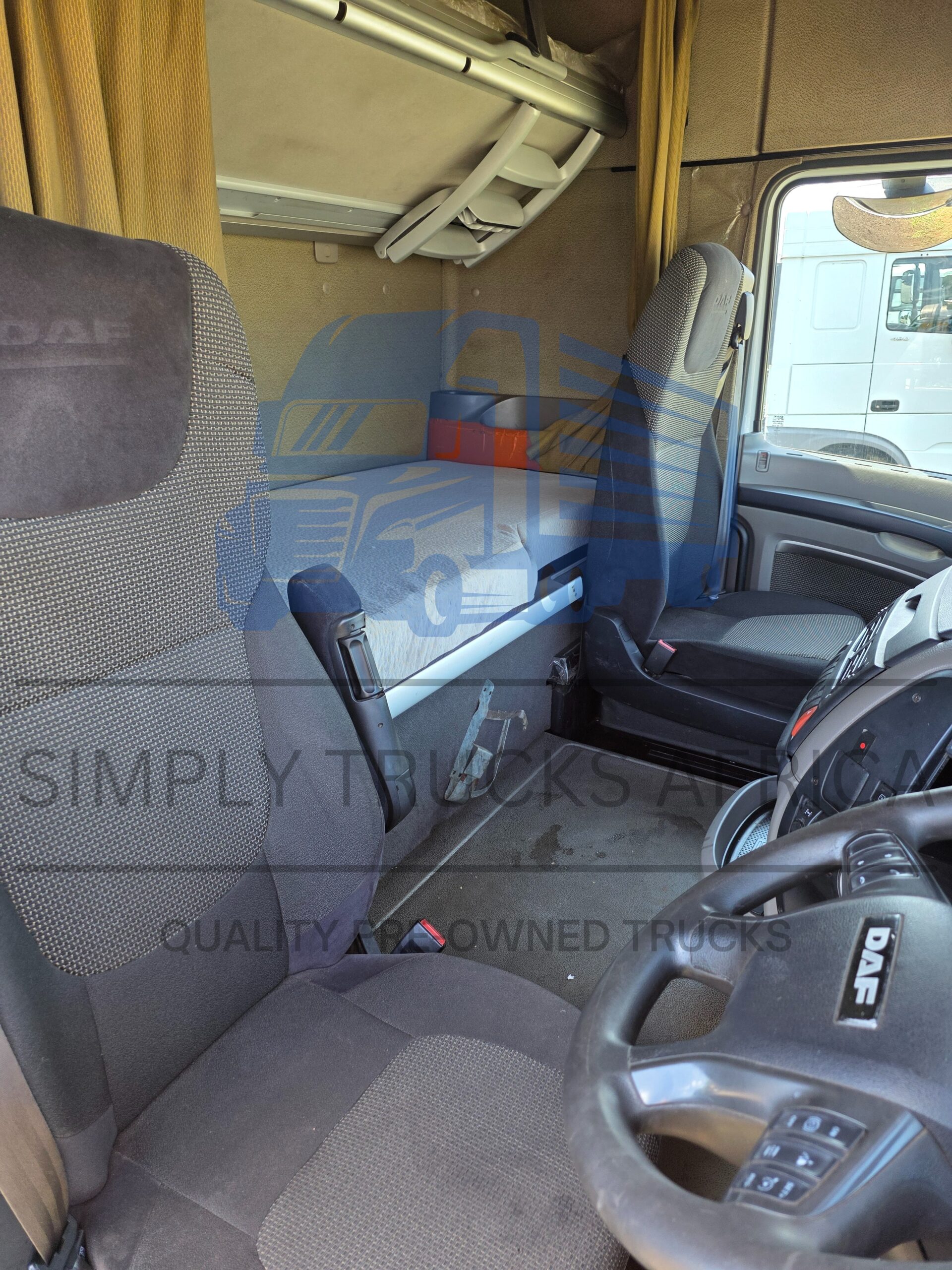 2019-DAF XF 105.460 6x4 Truck Tractor - interior