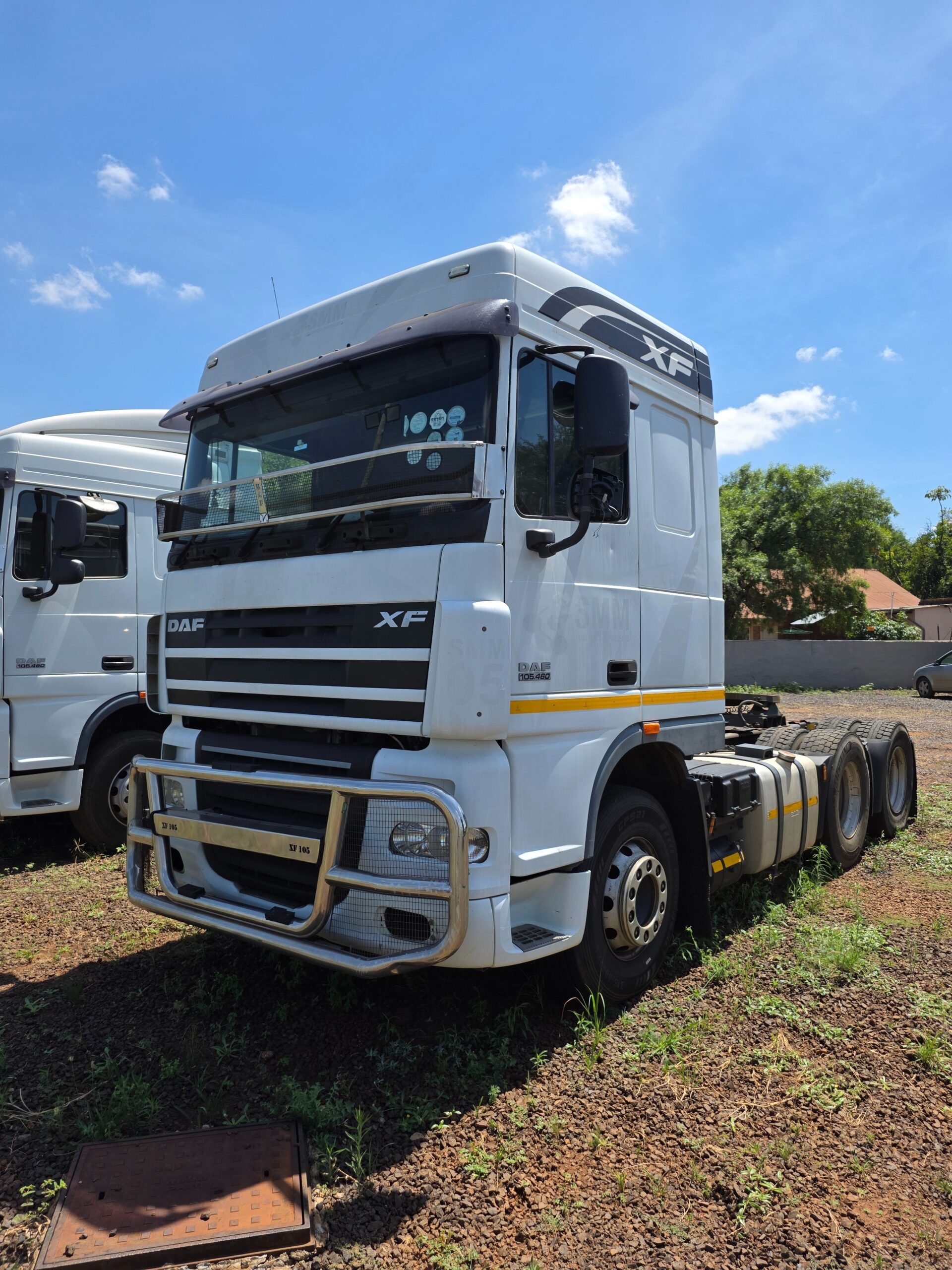 2019 DAF XF 105.460 6x4 Truck Tractor - Front View