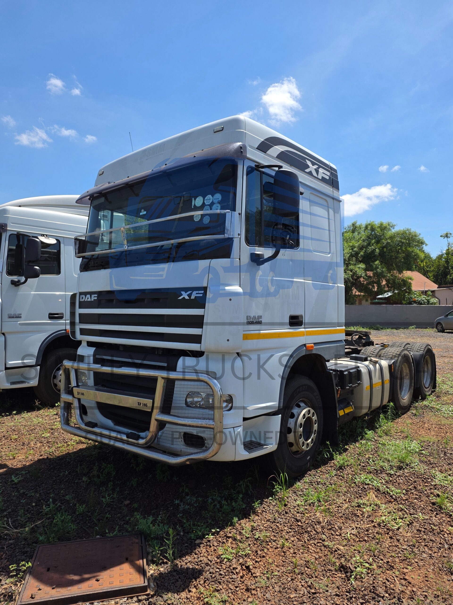 2019 DAF XF 105.460 6x4 Truck Tractor - front view