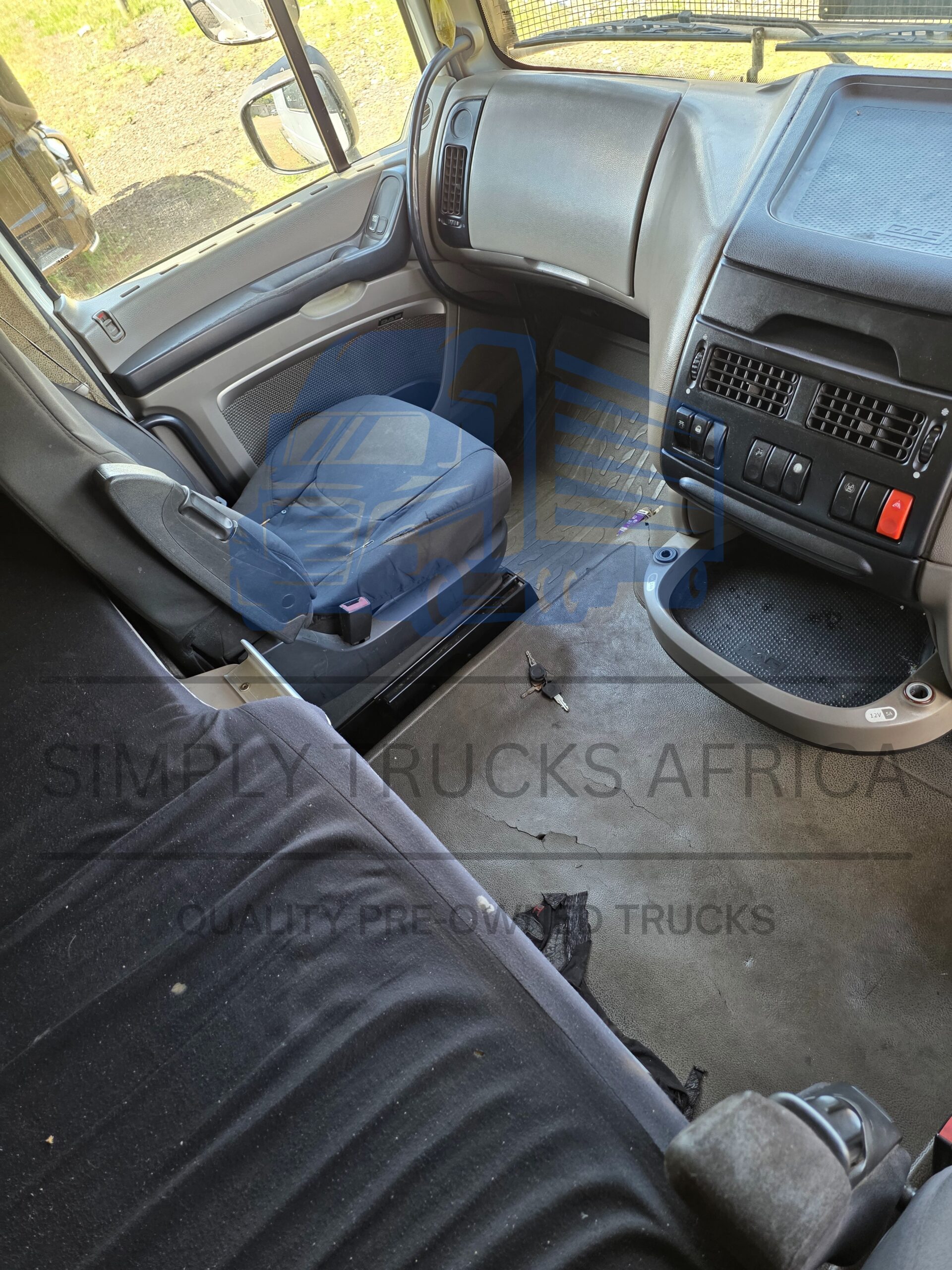 2019 DAF XF 105.460 6x4 Truck Tractor - Interior