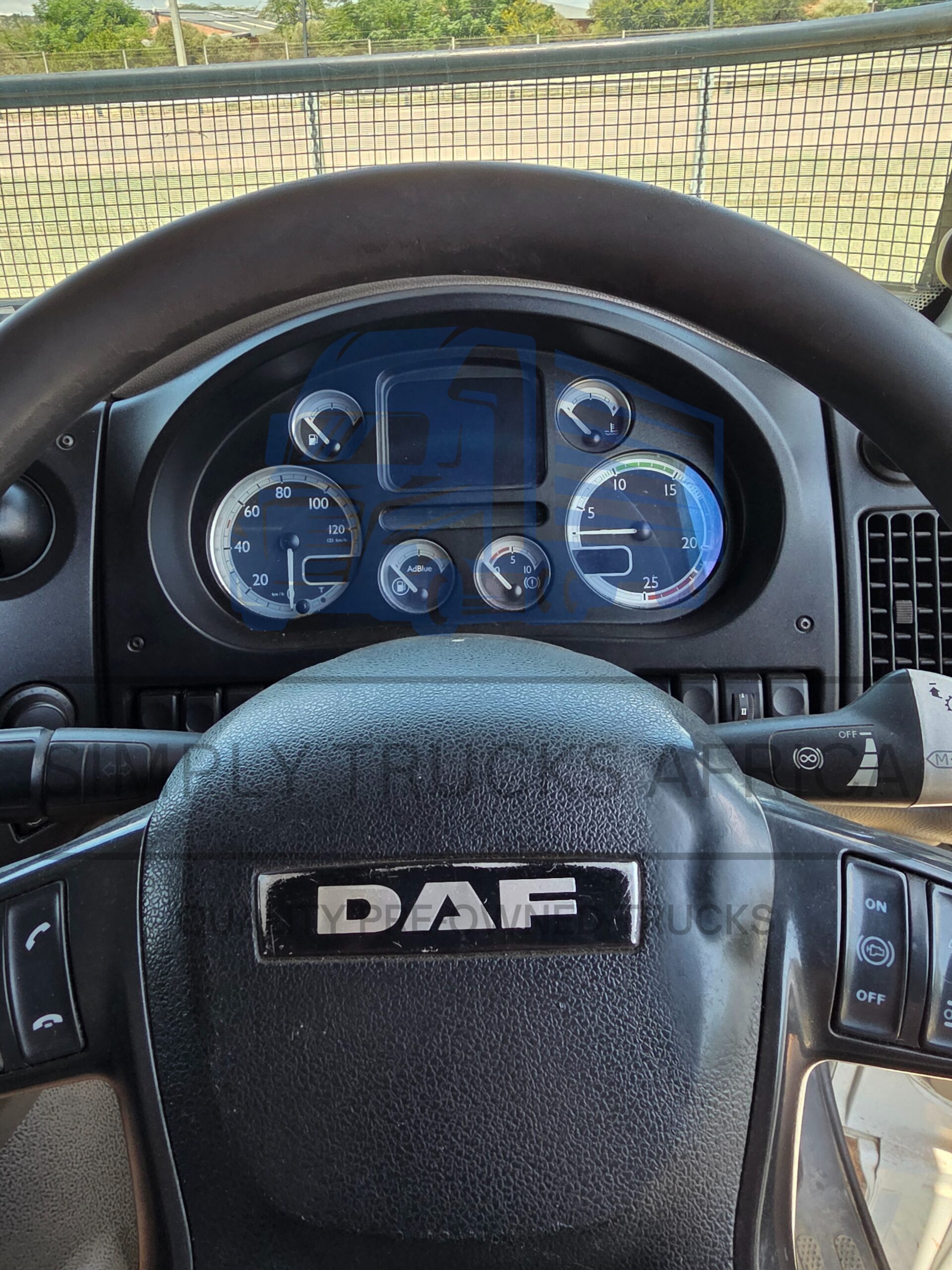 2019 DAF XF 105.460 6x4 Truck Tractor - interior