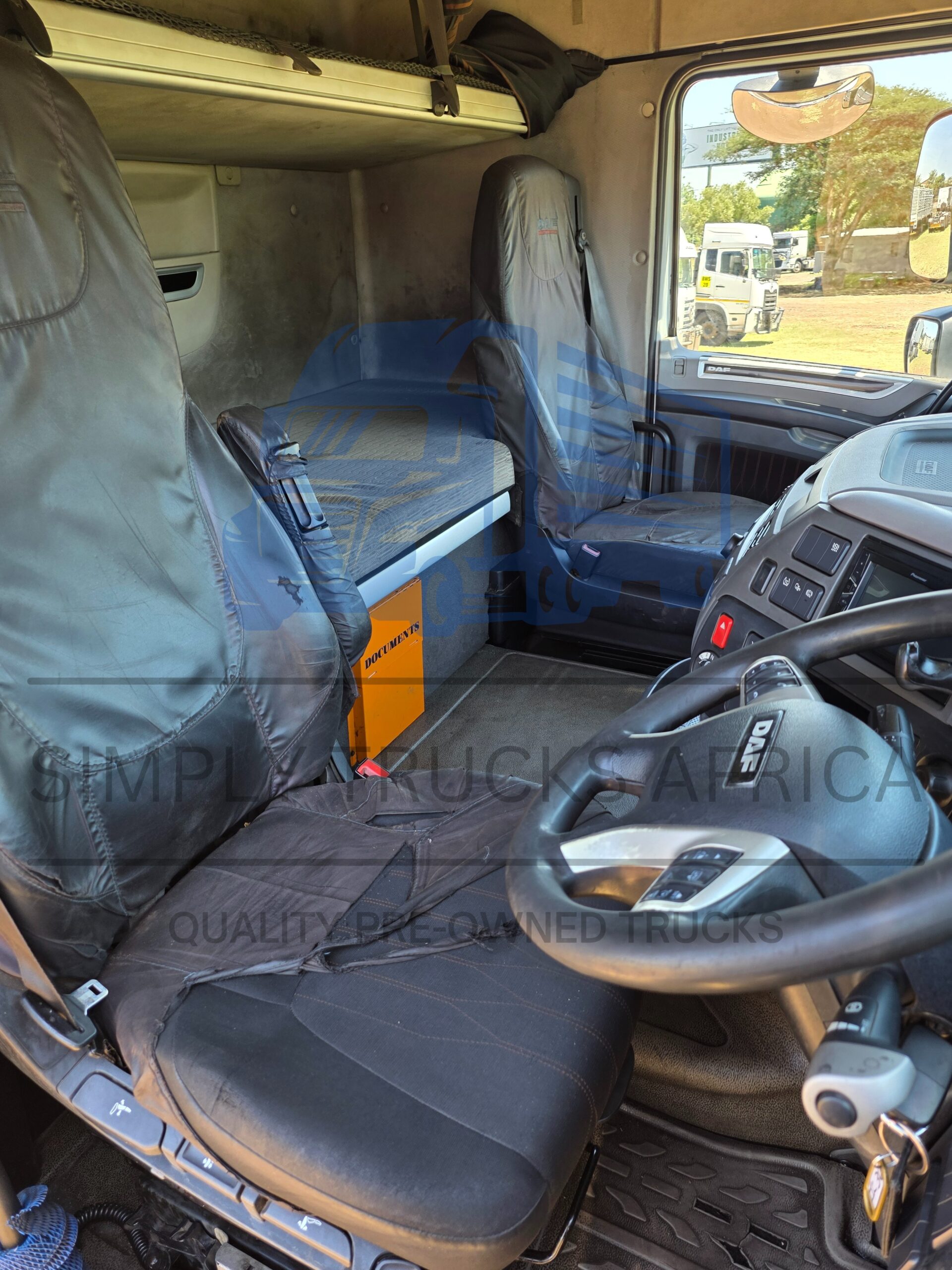 2021 DAF XF 480 6x4 Truck Tractor - interior