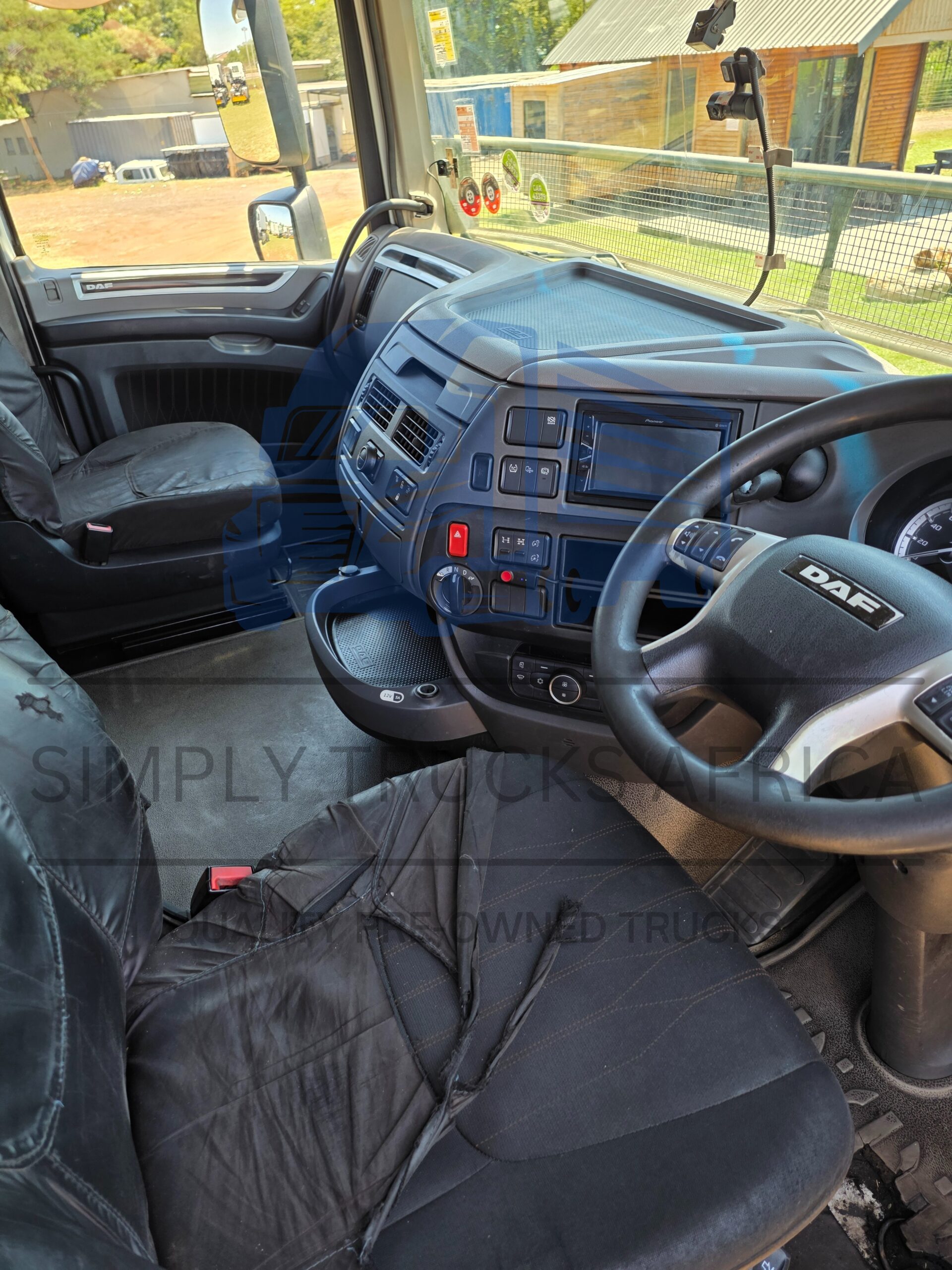 2021 DAF XF 480 6x4 Truck Tractor - interior