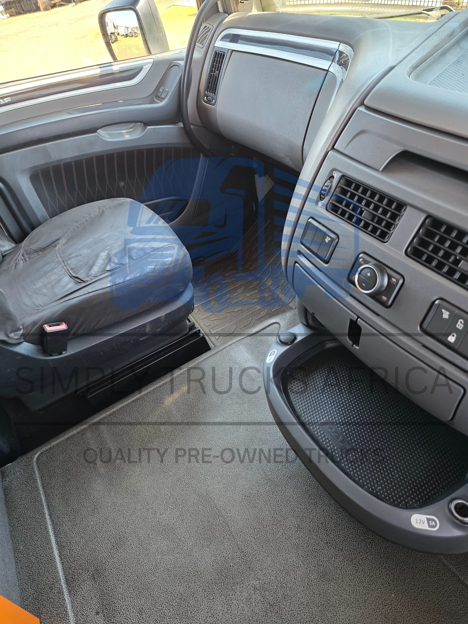 2021 DAF XF 480 6x4 Truck Tractor - interior