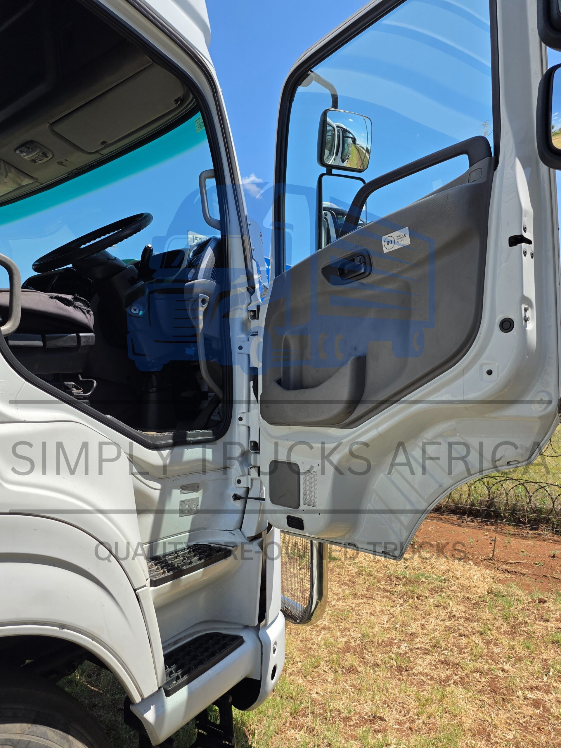 2021 UD Quester GWE 440 6x4 Truck Tractor - door