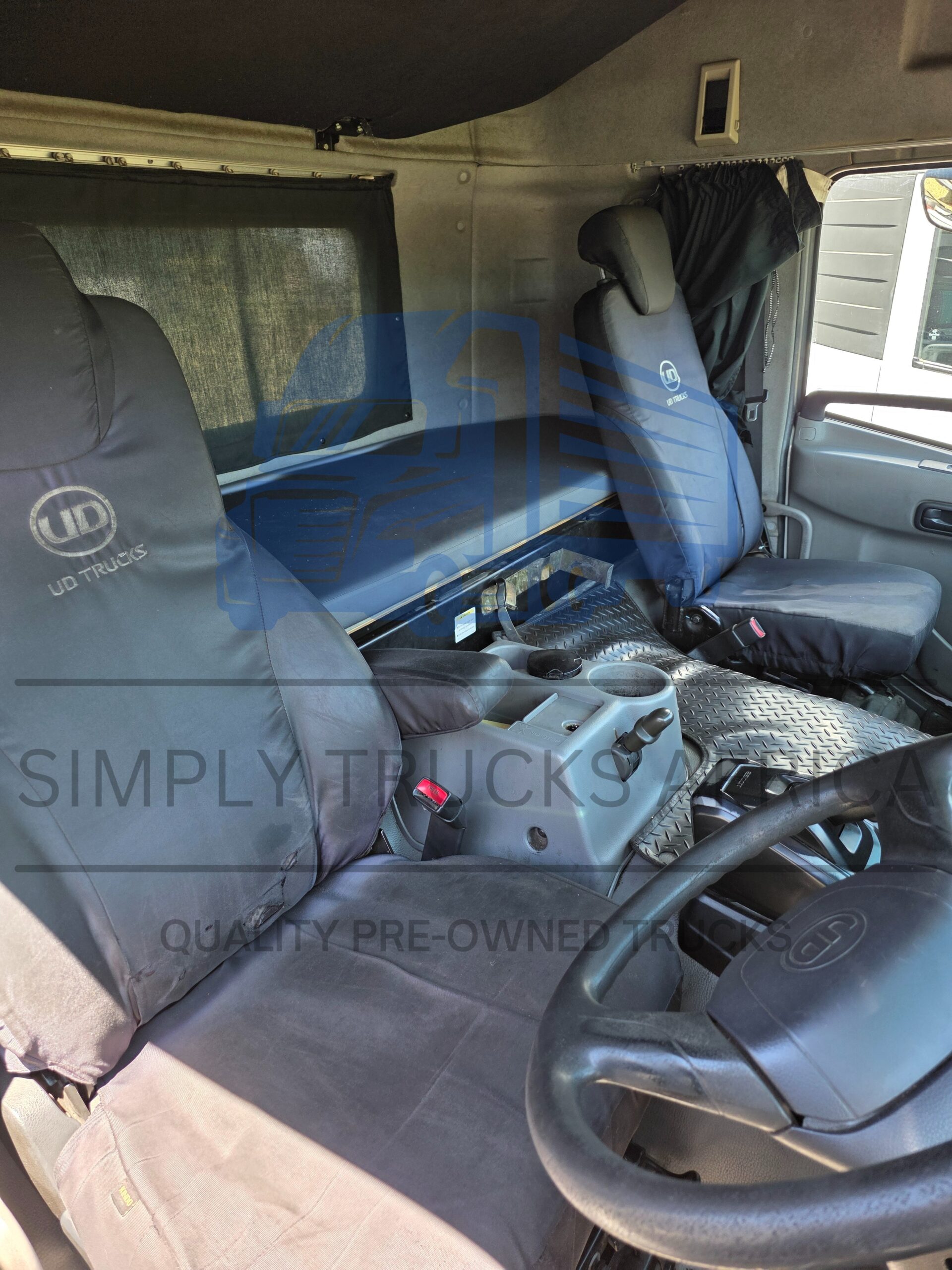 2021 UD Quester GWE 440 6x4 Truck Tractor - Interior