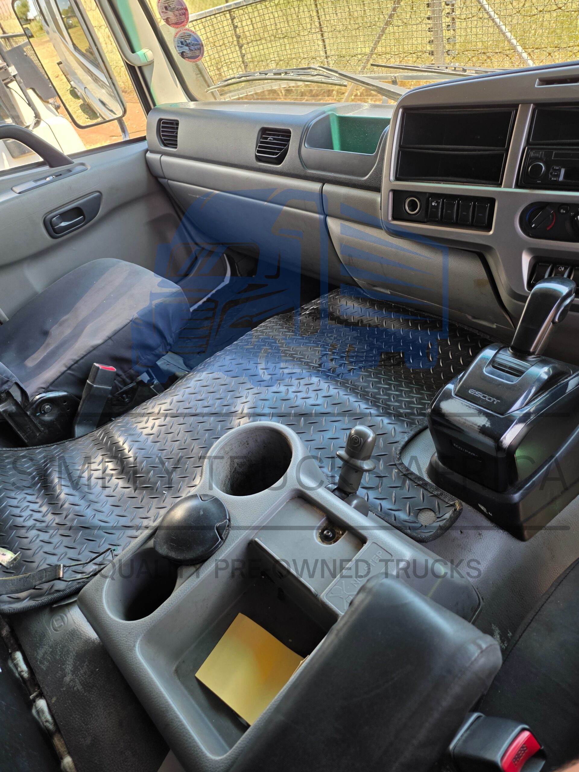 2021 UD Quester GWE 440 6x4 Truck Tractor - Interior