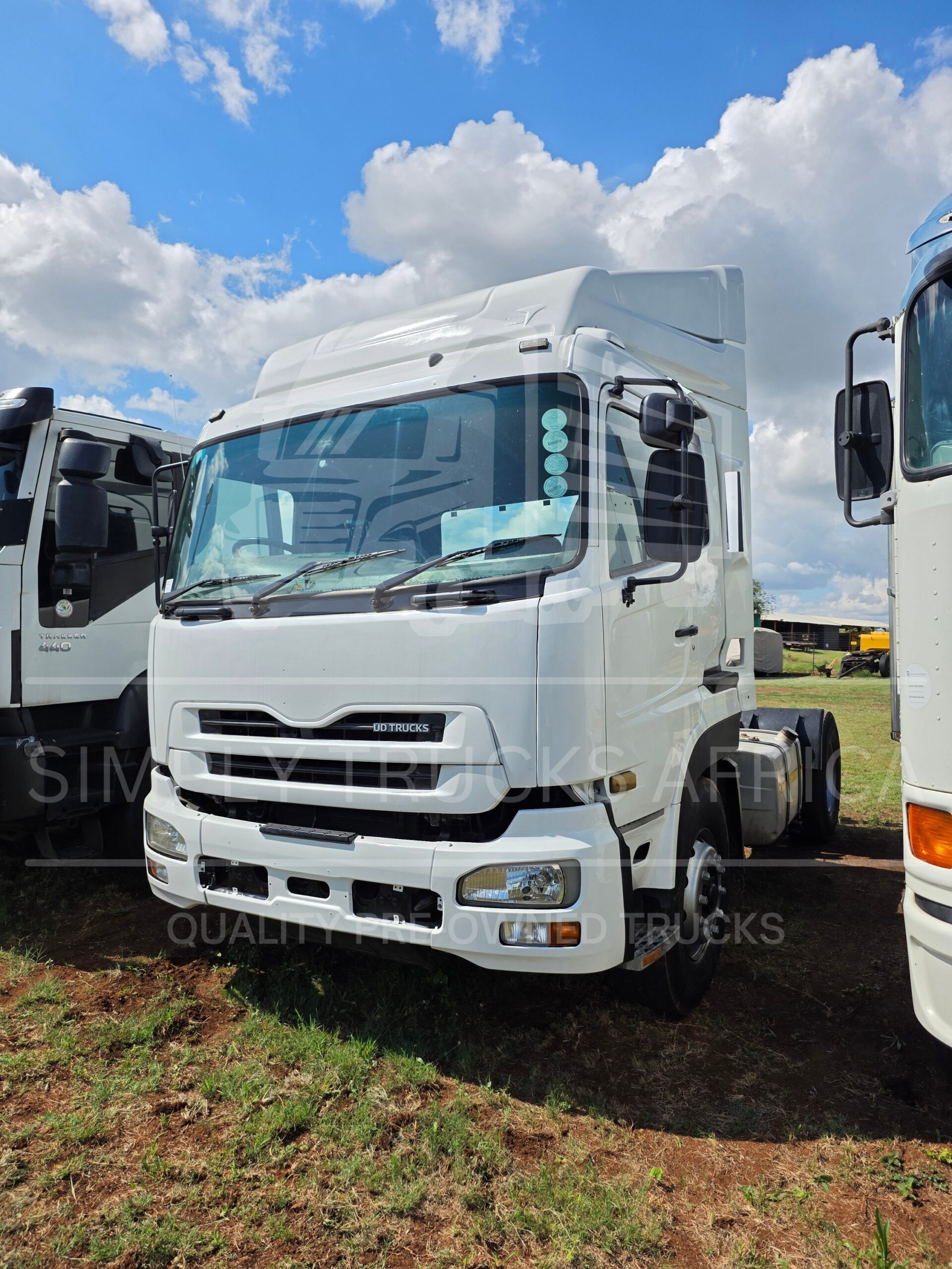 2012 UD 350 4x2 Truck Tractor - front view