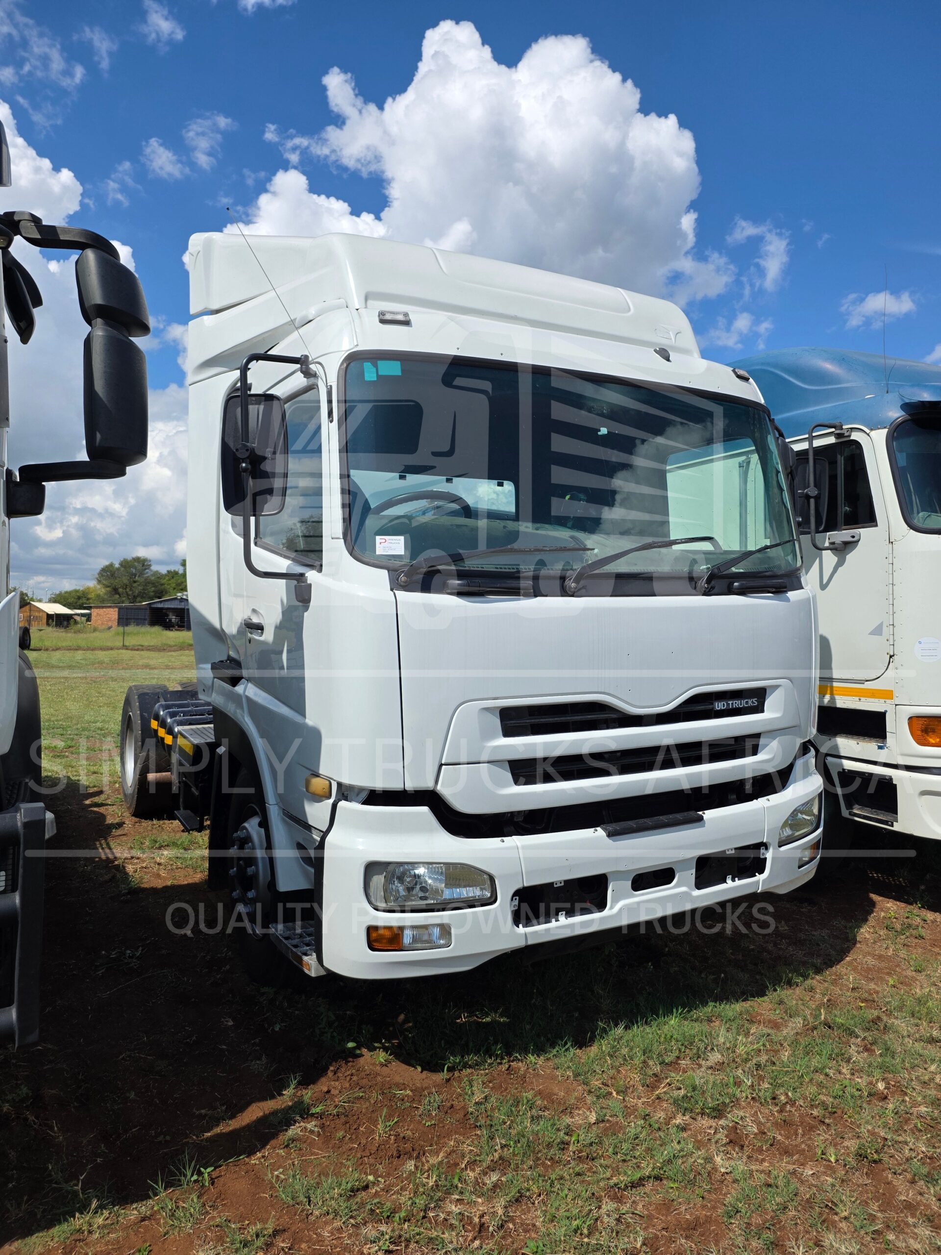 2012 UD 350 4x2 Truck Tractor - front view