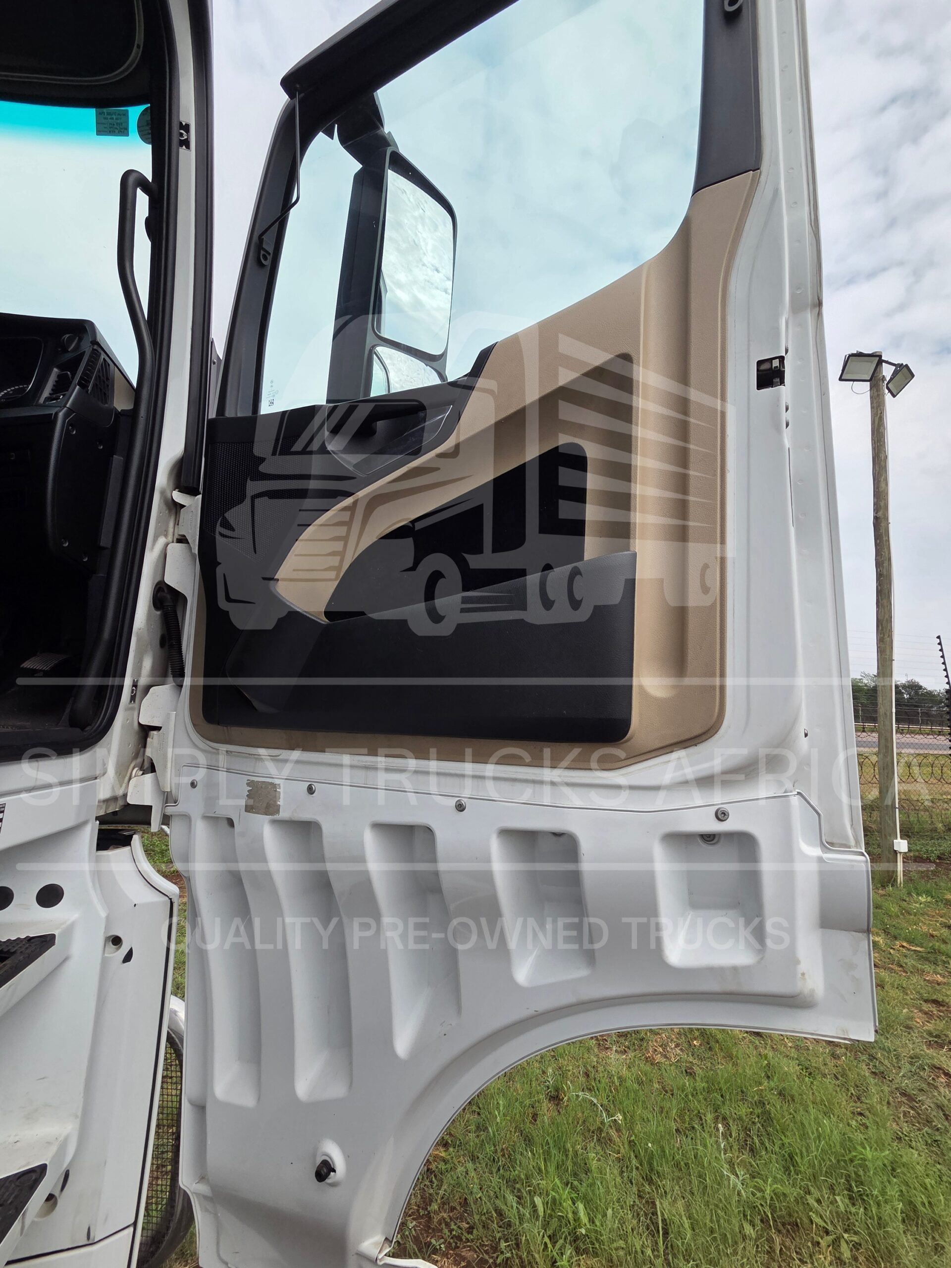 2018 Mercedes-Benz Actros 2645 Standard 6x4 Truck Tractor - door