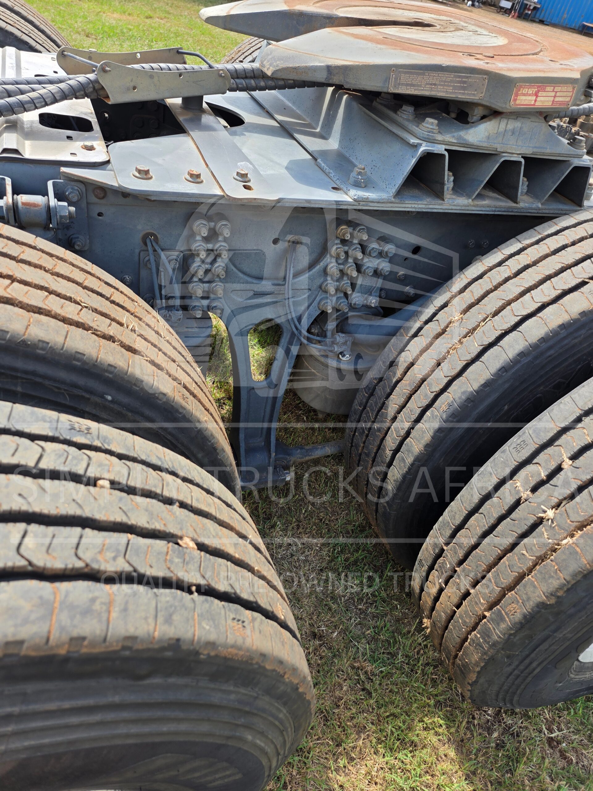 2021 Iveco Stralis 480 6x4 truck tarctor - Tyres and suspension