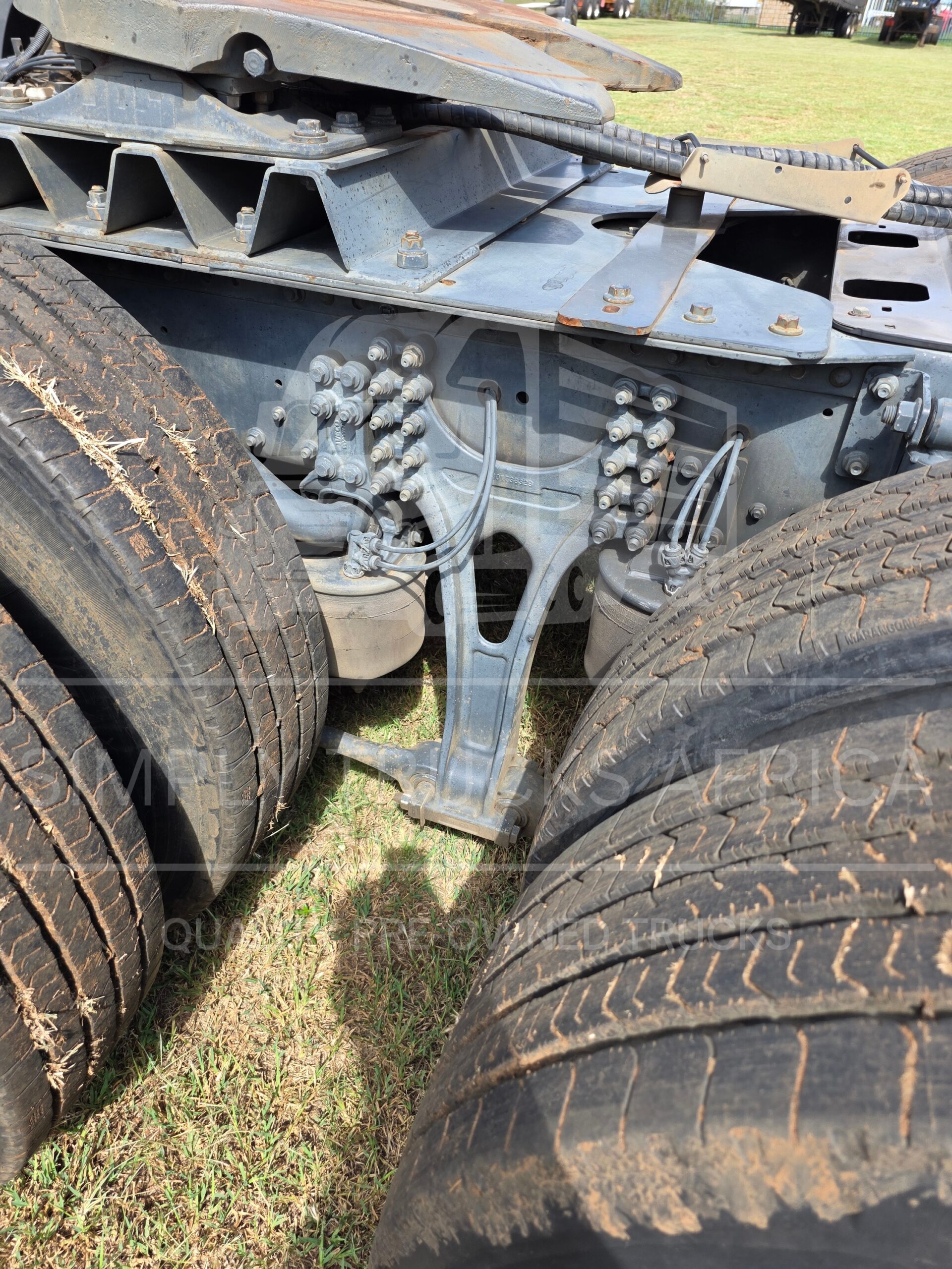 2021 Iveco Stralis 480 6x4 truck tarctor - Tyres and suspension