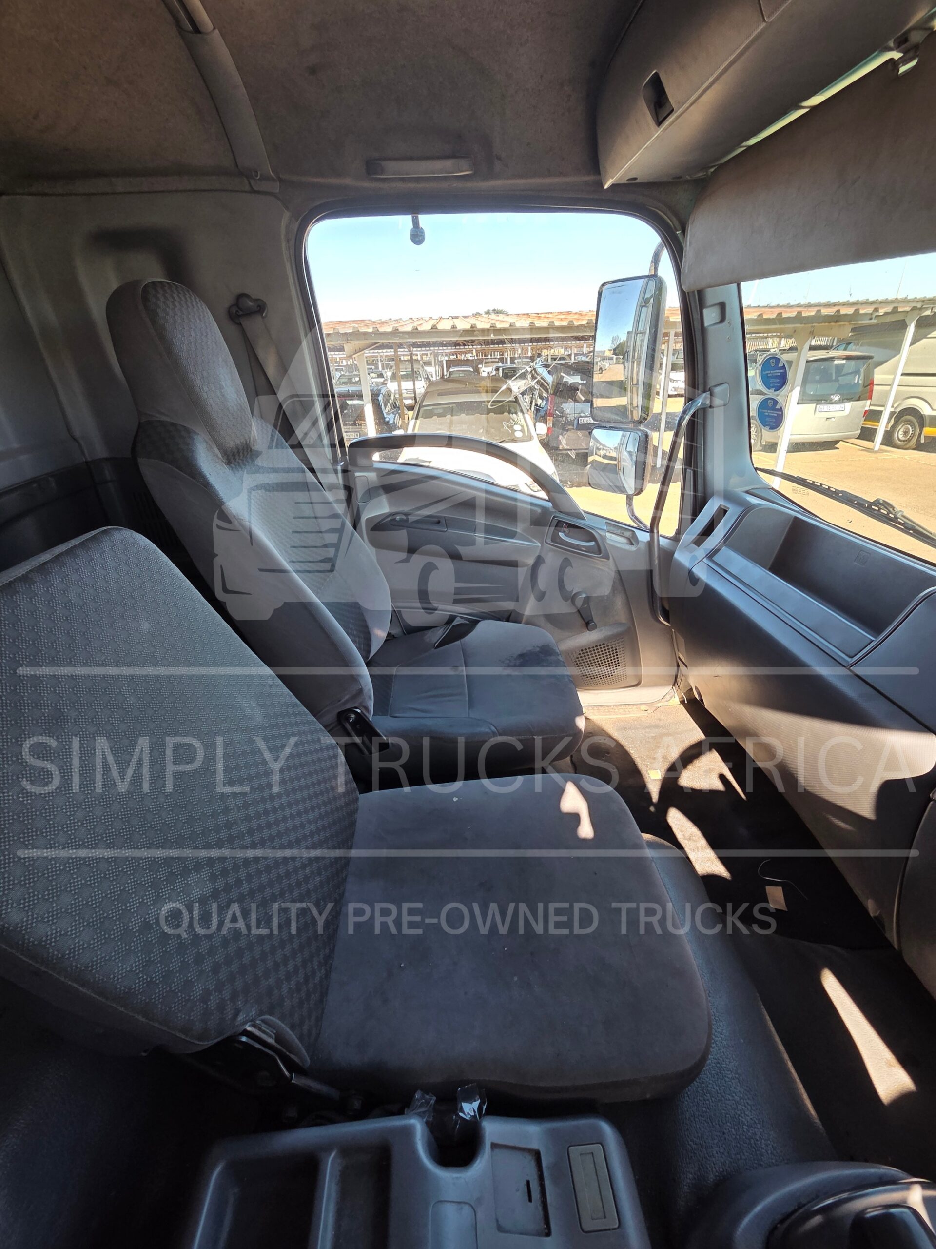 2016 Isuzu FTR 850 AMT Refrigerated Body - Interior