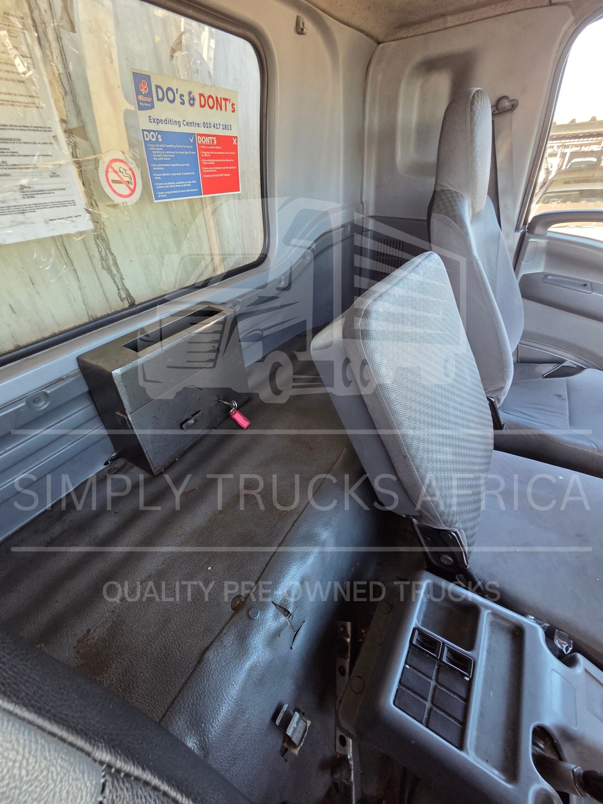 2016 Isuzu FTR 850 AMT Refrigerated Body - Interior