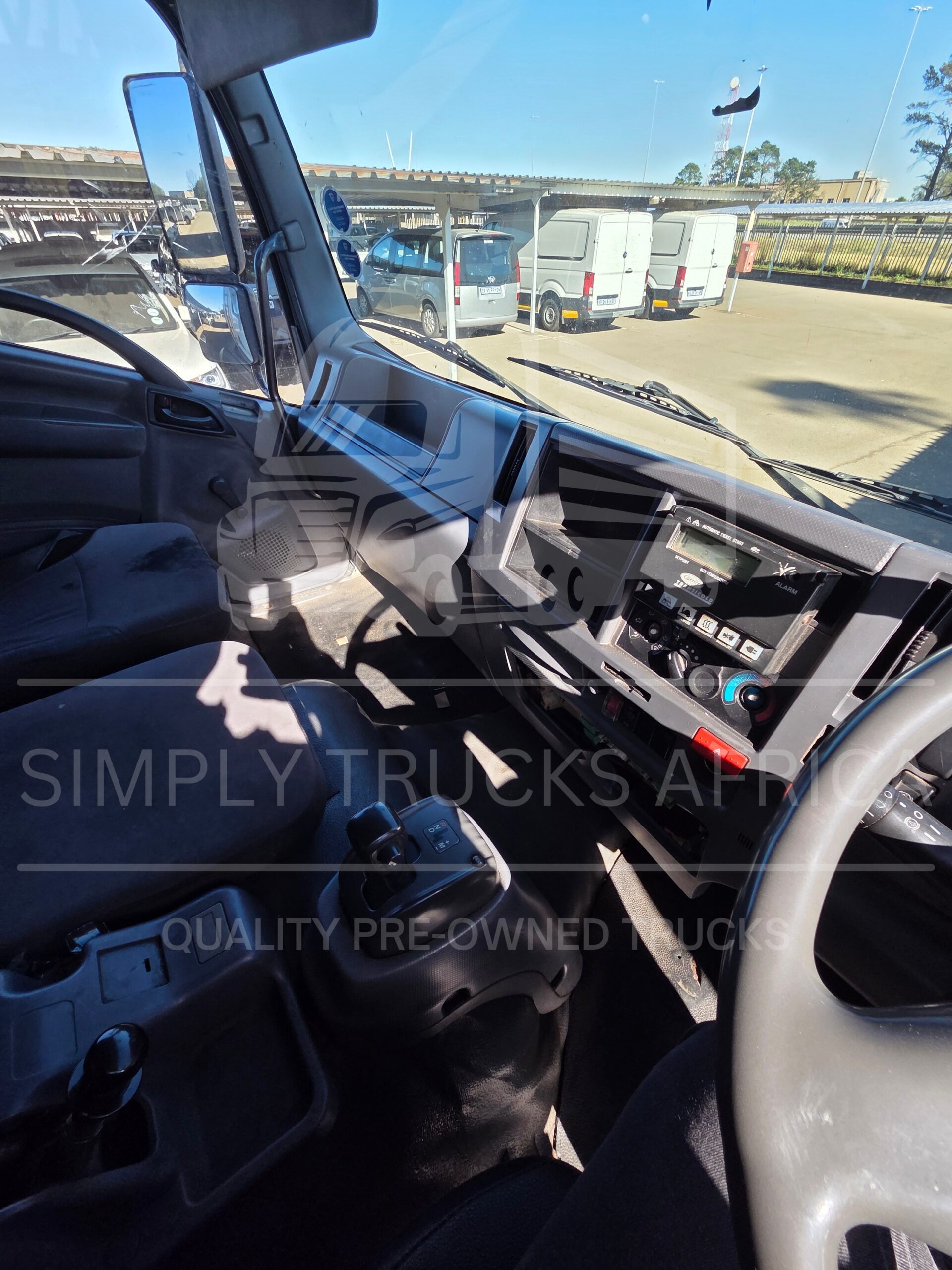 2016 Isuzu FTR 850 AMT Refrigerated Body - Interior