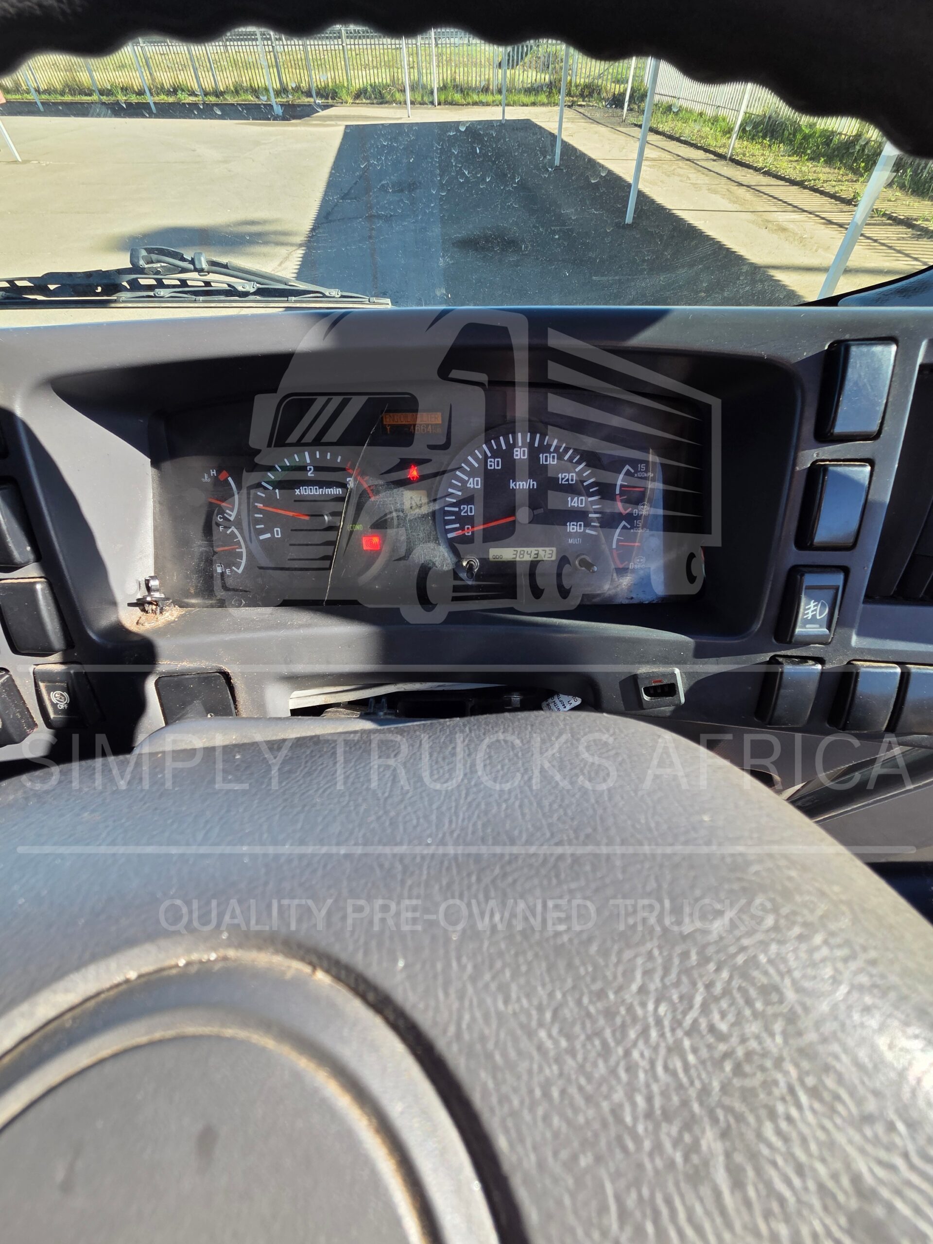 2016 Isuzu FTR 850 AMT Refrigerated Body - Interior