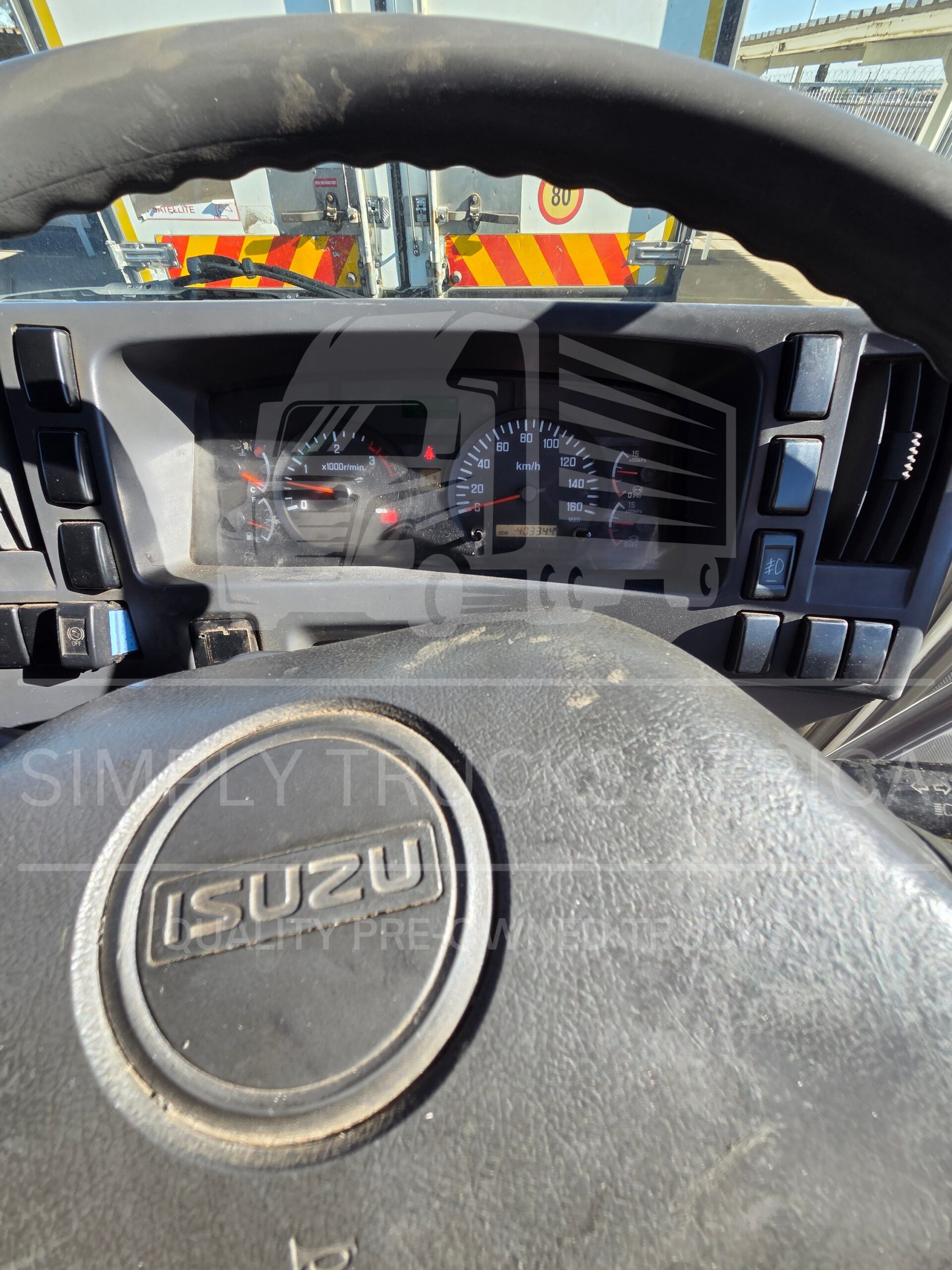 2016 Isuzu FTR 850 AMT Refrigerated Body - Interior