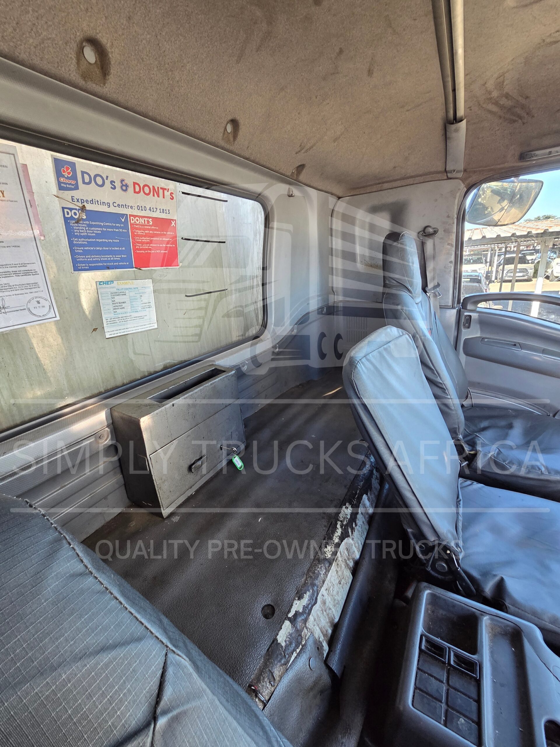 2016 Isuzu FTR 850 AMT Refrigerated Body - Interior