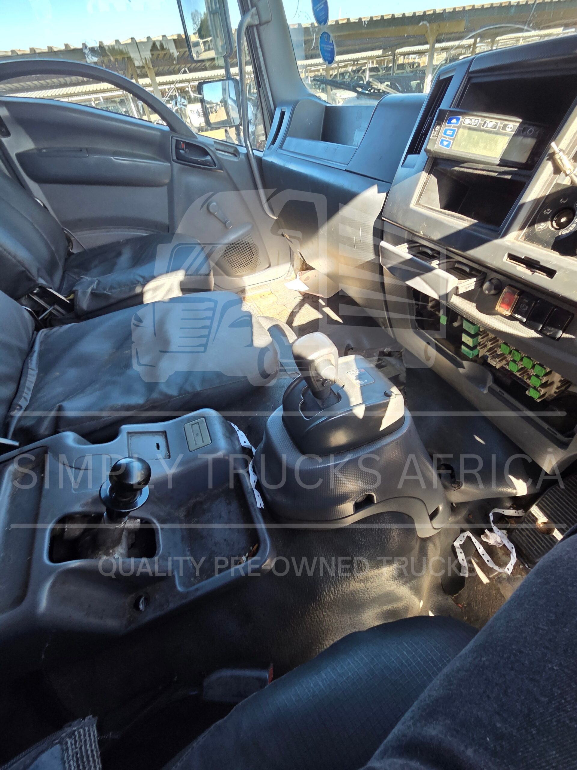 2016 Isuzu FTR 850 AMT Refrigerated Body - Interior