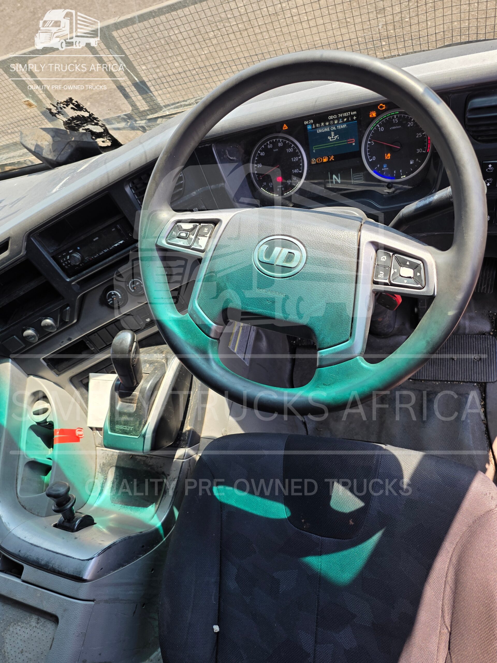 2021-UD-Quon-GW-26-460-6x4-Truck-Tractor-14 2021 UD Quon GW 26-460 6x4 Truck Tractor - interior