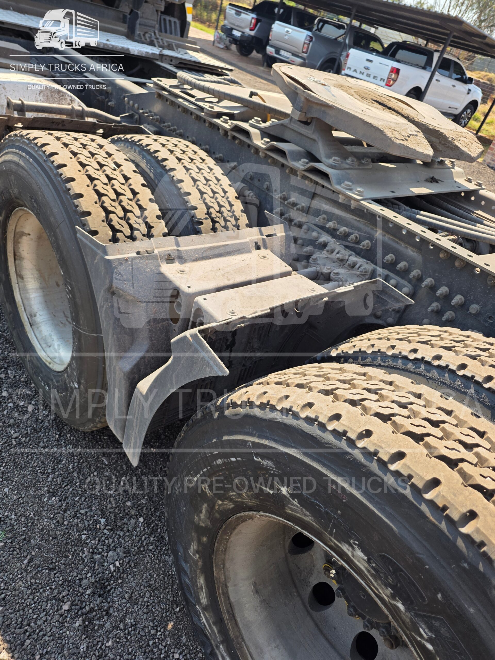 2021-UD-Quon-GW-26-460-6x4-Truck-Tractor-4 2021 UD Quon GW 26-460 6x4 Truck Tractor - rear tyres