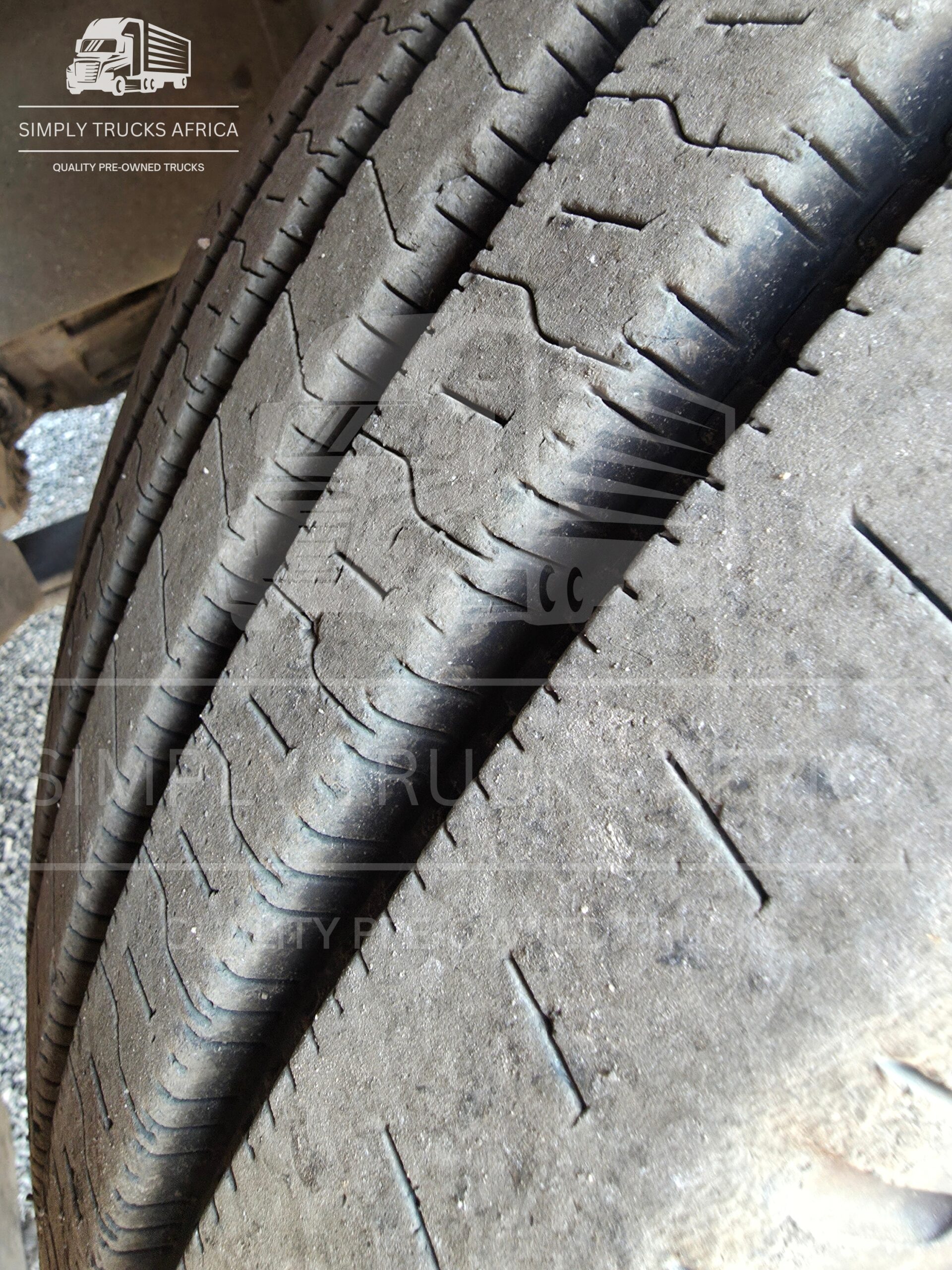 2021-UD-Quon-GW-26-460-6x4-Truck-Tractor-6 2021 UD Quon GW 26-460 6x4 Truck Tractor - front tyre