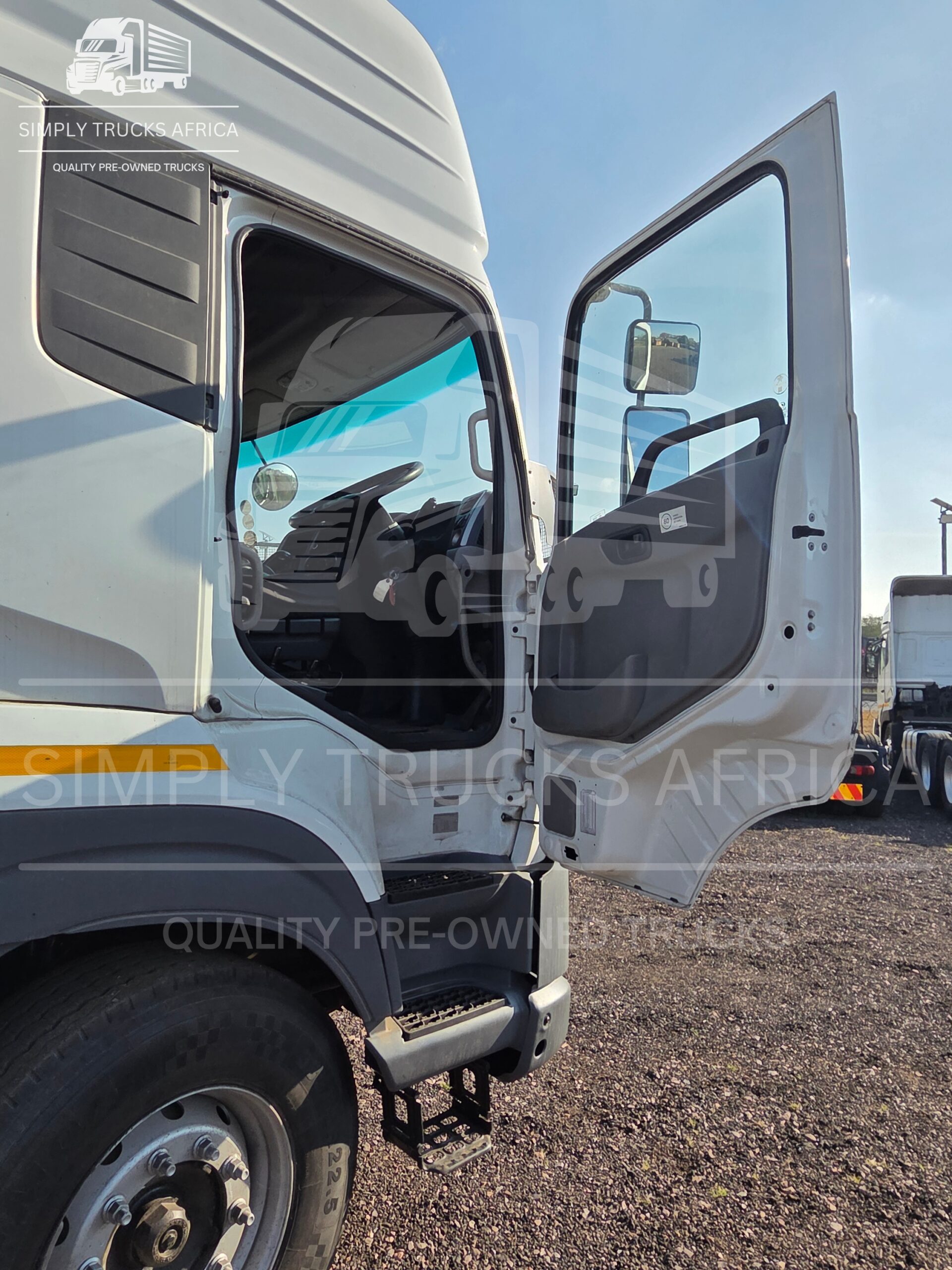 2022 UD Quester GWE 440 6x4 Truck Tractor
