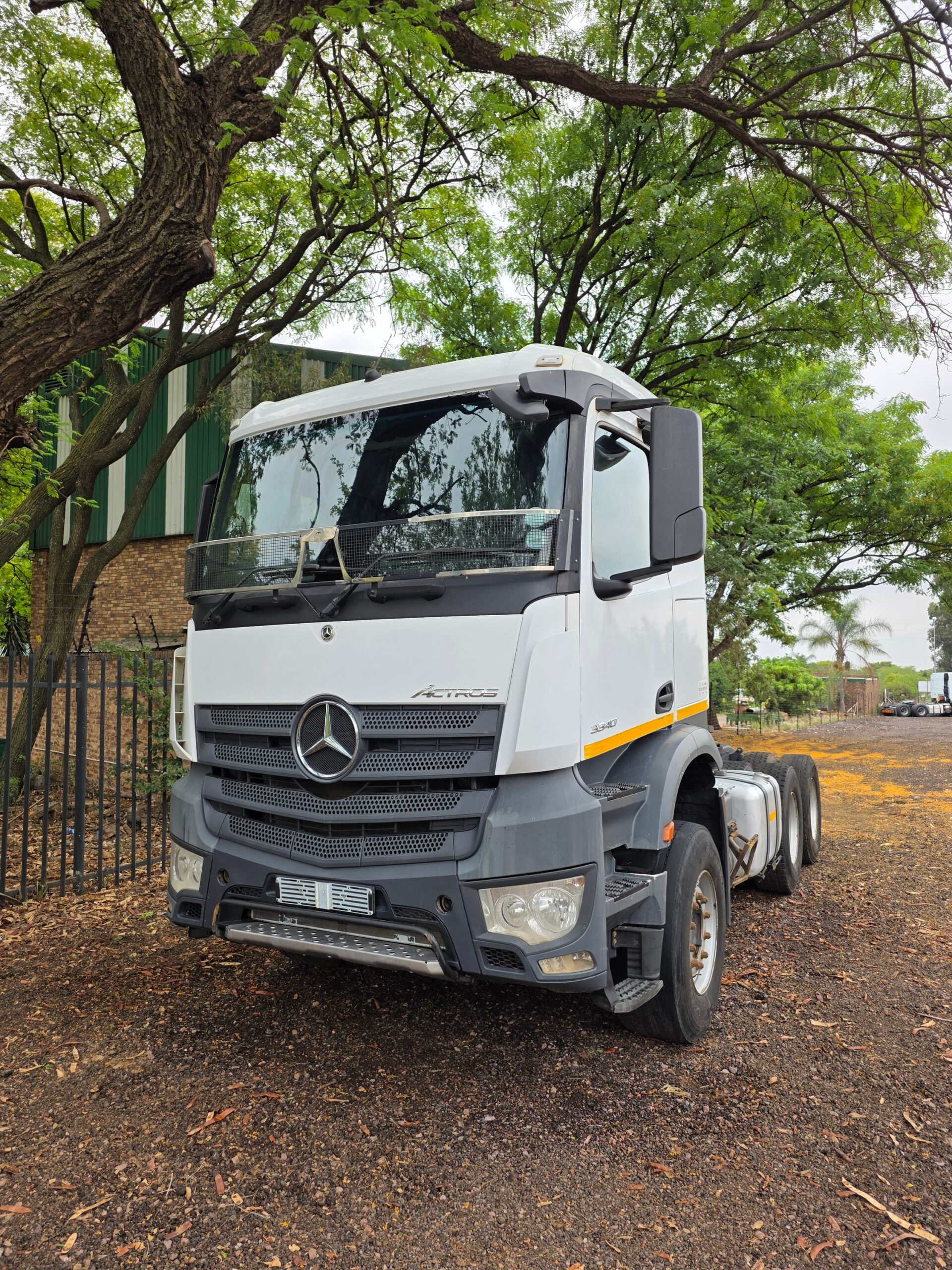 2021-Mercedes-Benz-Actros-3340-6x4-Truck-Tractor-0