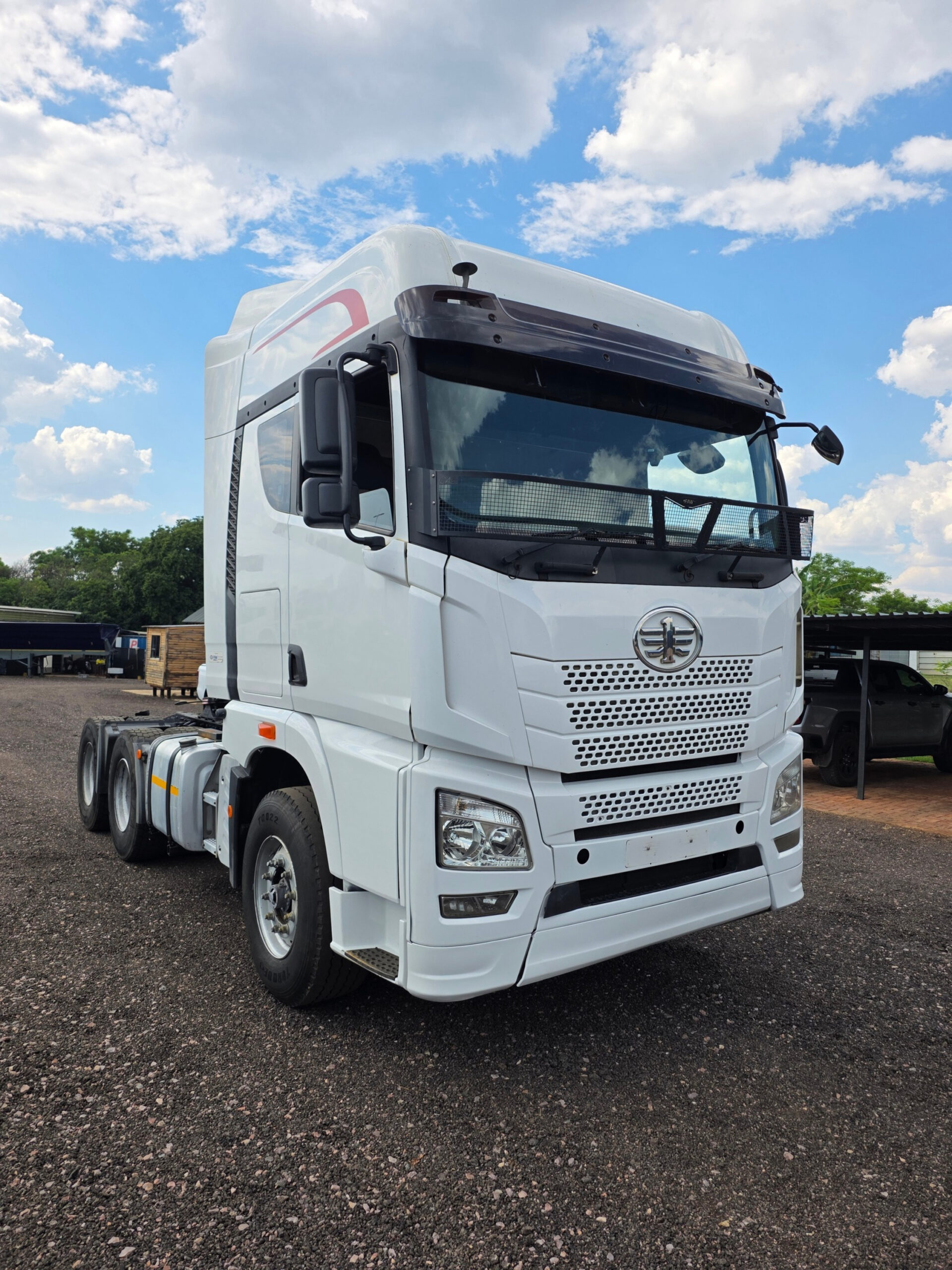 2022-FAW-JH6-28.500-FT-6x4-Truck-Tractor-0