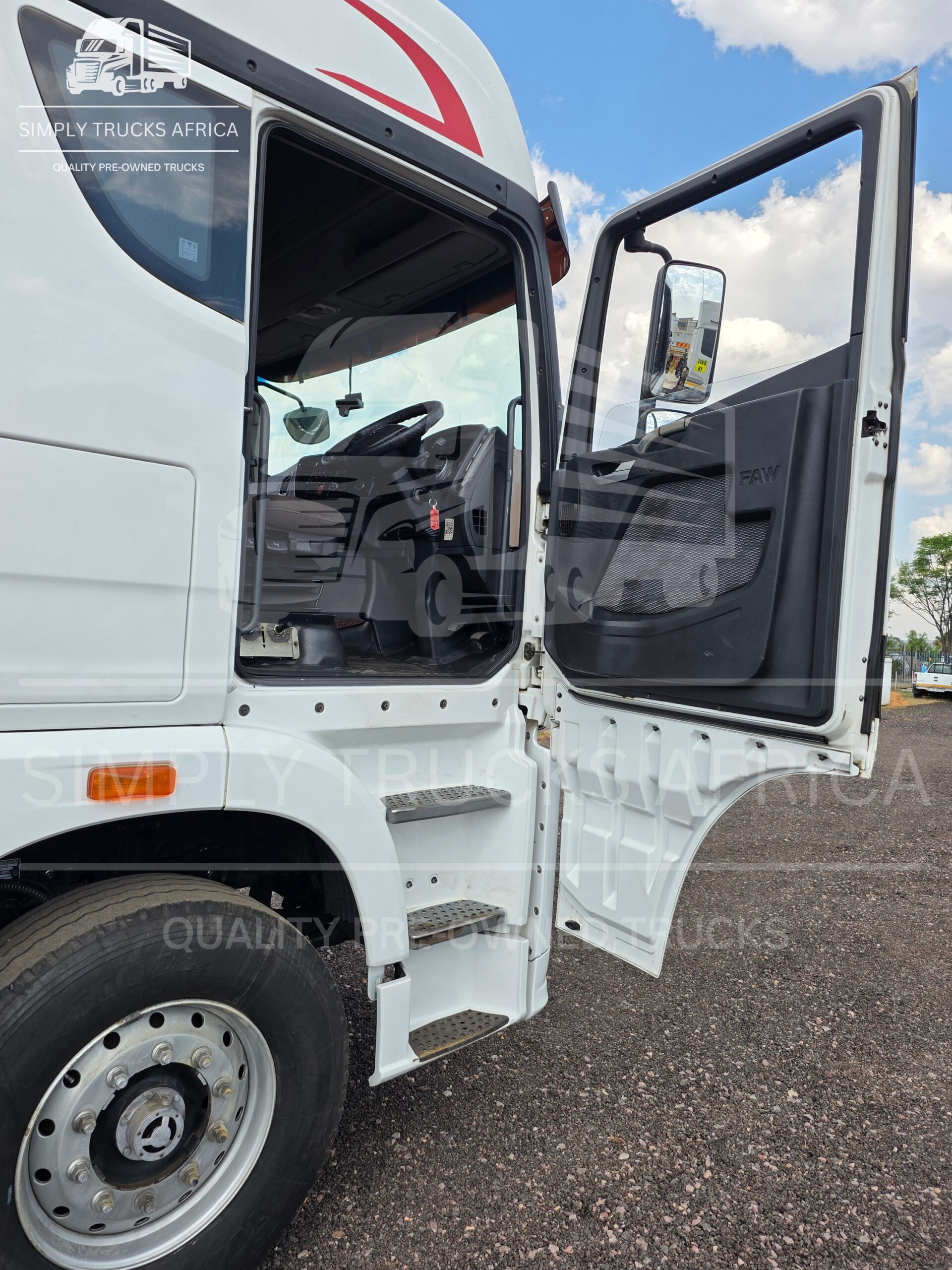 2022 FAW JH6 28.500 FT 6x4 Truck Tractor